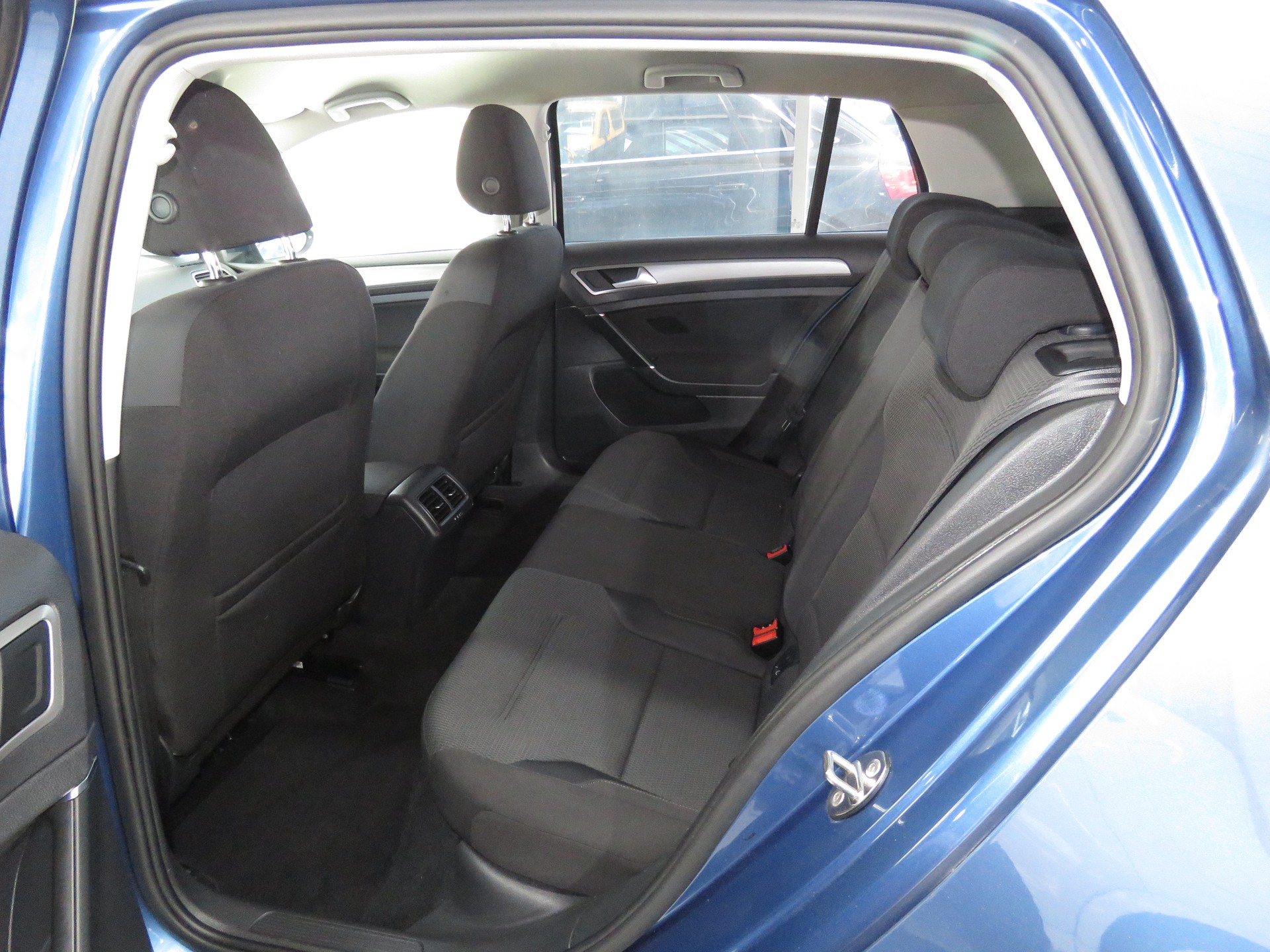 VW Golf 2.0 TDI Comfortline 4-Motion-image-8