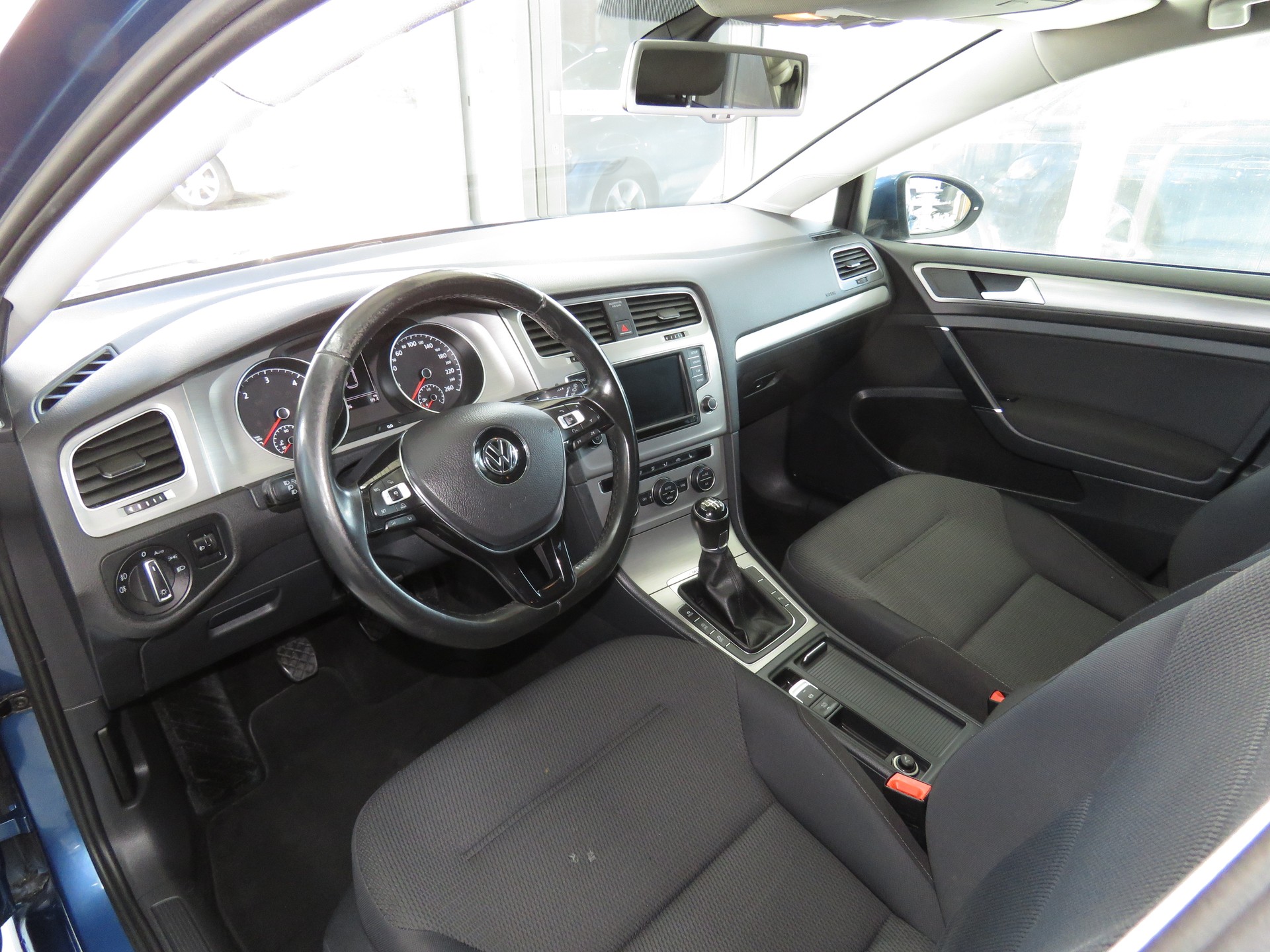 VW Golf 2.0 TDI Comfortline 4-Motion-image-6