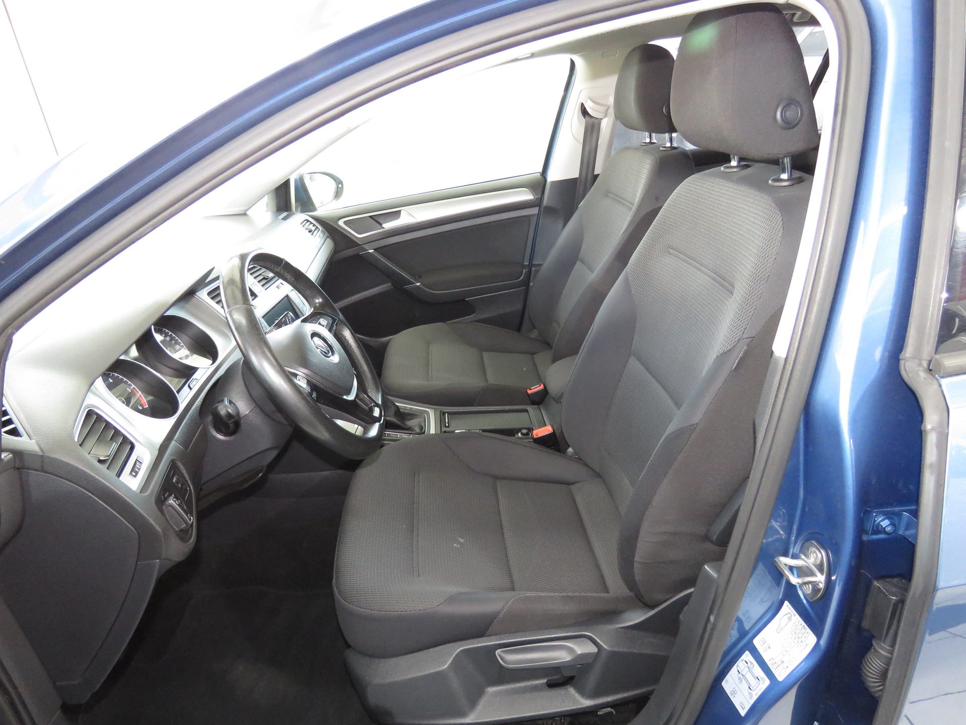 VW Golf 2.0 TDI Comfortline 4-Motion-image-7