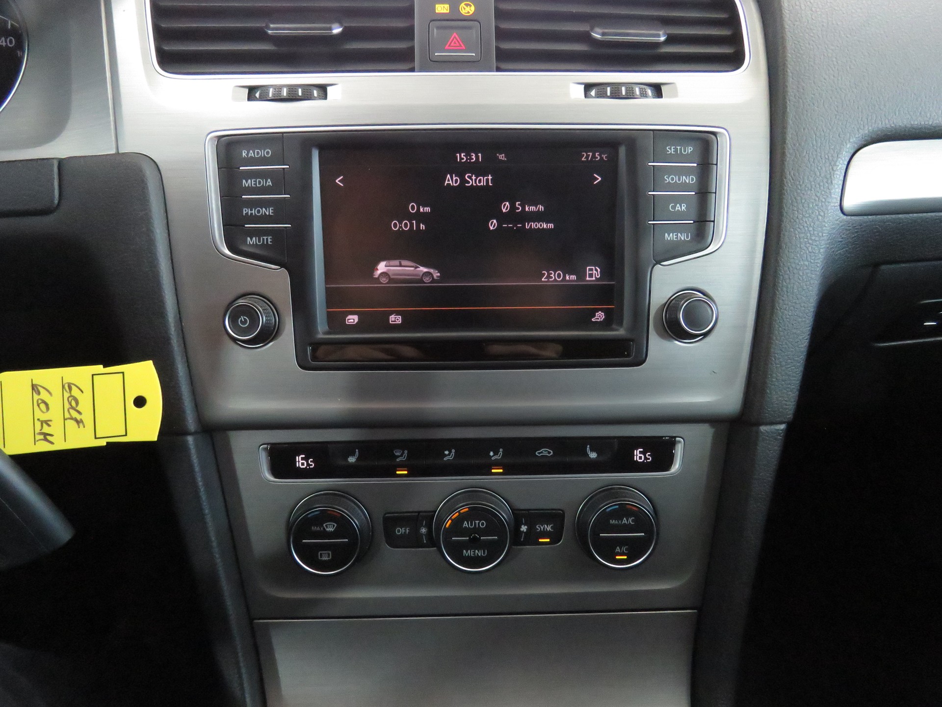 VW Golf 2.0 TDI Comfortline 4-Motion-image-15