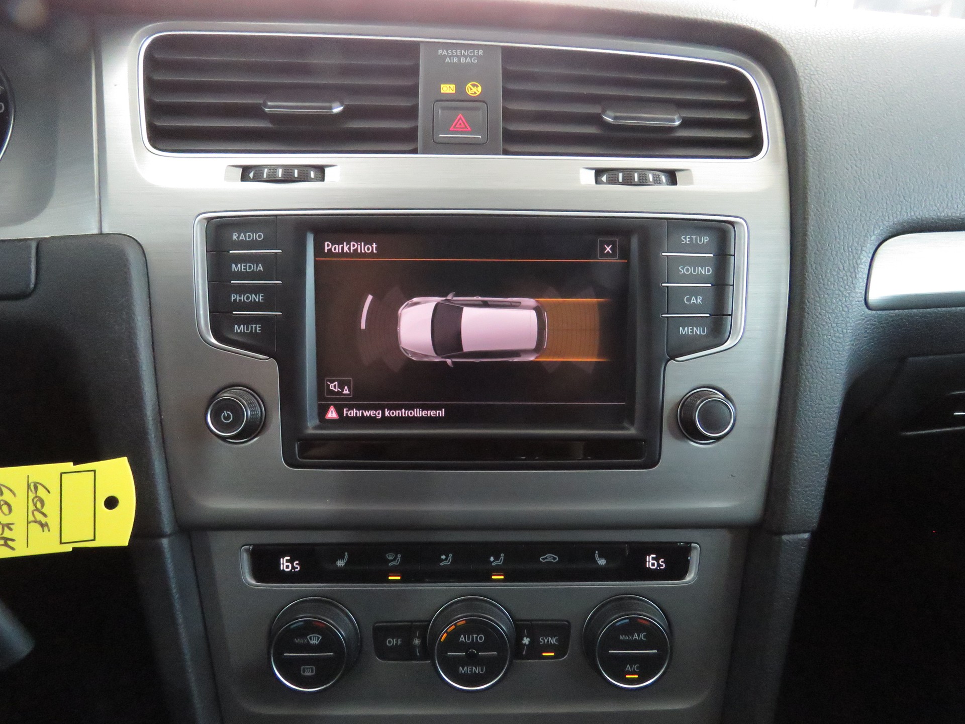 VW Golf 2.0 TDI Comfortline 4-Motion-image-16