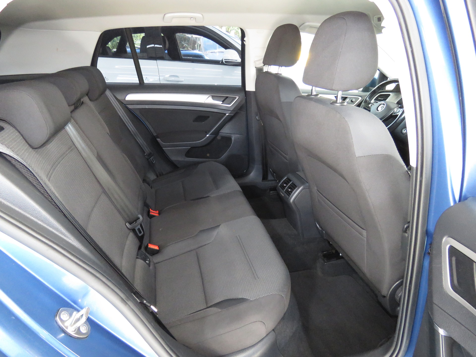 VW Golf 2.0 TDI Comfortline 4-Motion-image-12