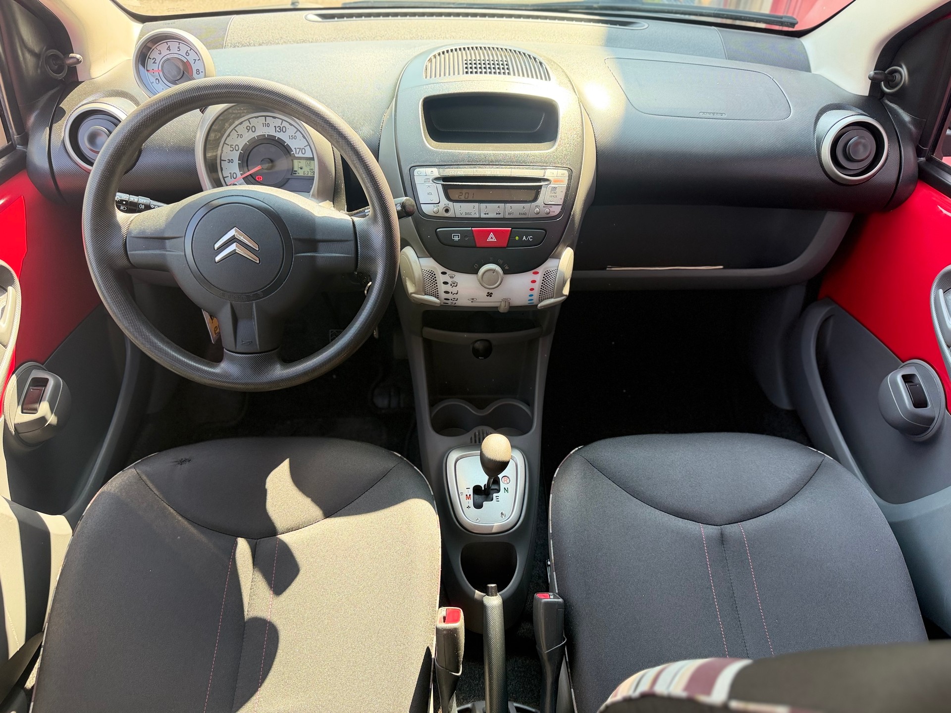 CITROEN C1 1.0i Séduction EGS-image-6
