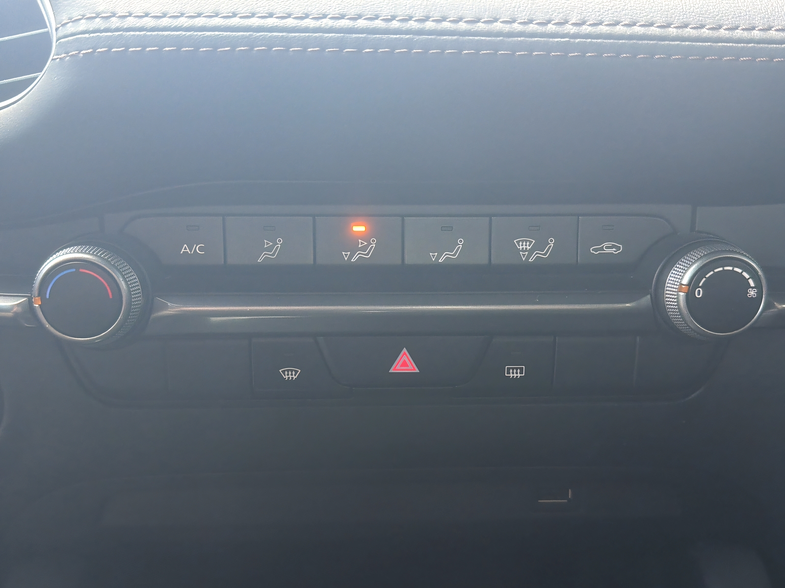 MAZDA 3 Hatchback 2.0 180 Ambition-image-14