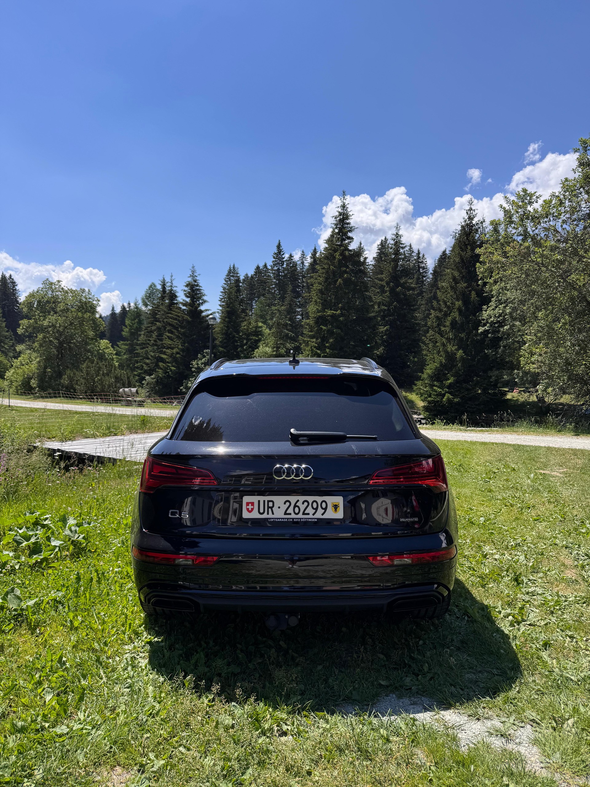 AUDI 2.0 40 TDI Black Edition quattro S-Tronic-image-4