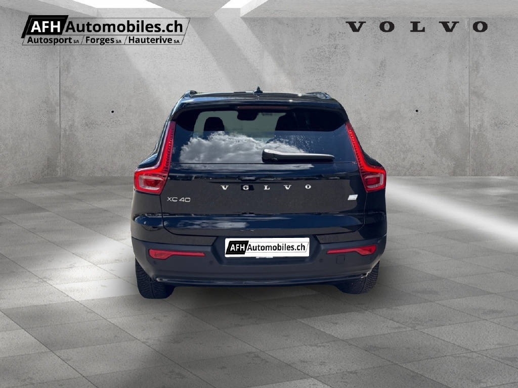 VOLVO XC40 1.5 T5 PiH Ultimate Dark-showroom-element-3