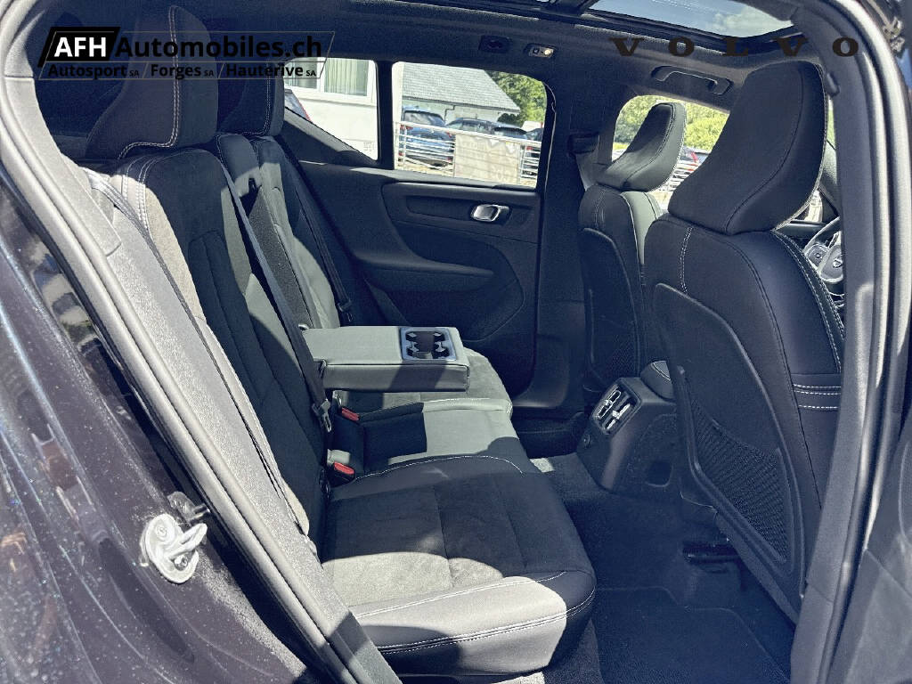 VOLVO XC40 1.5 T5 PiH Ultimate Dark-image-15