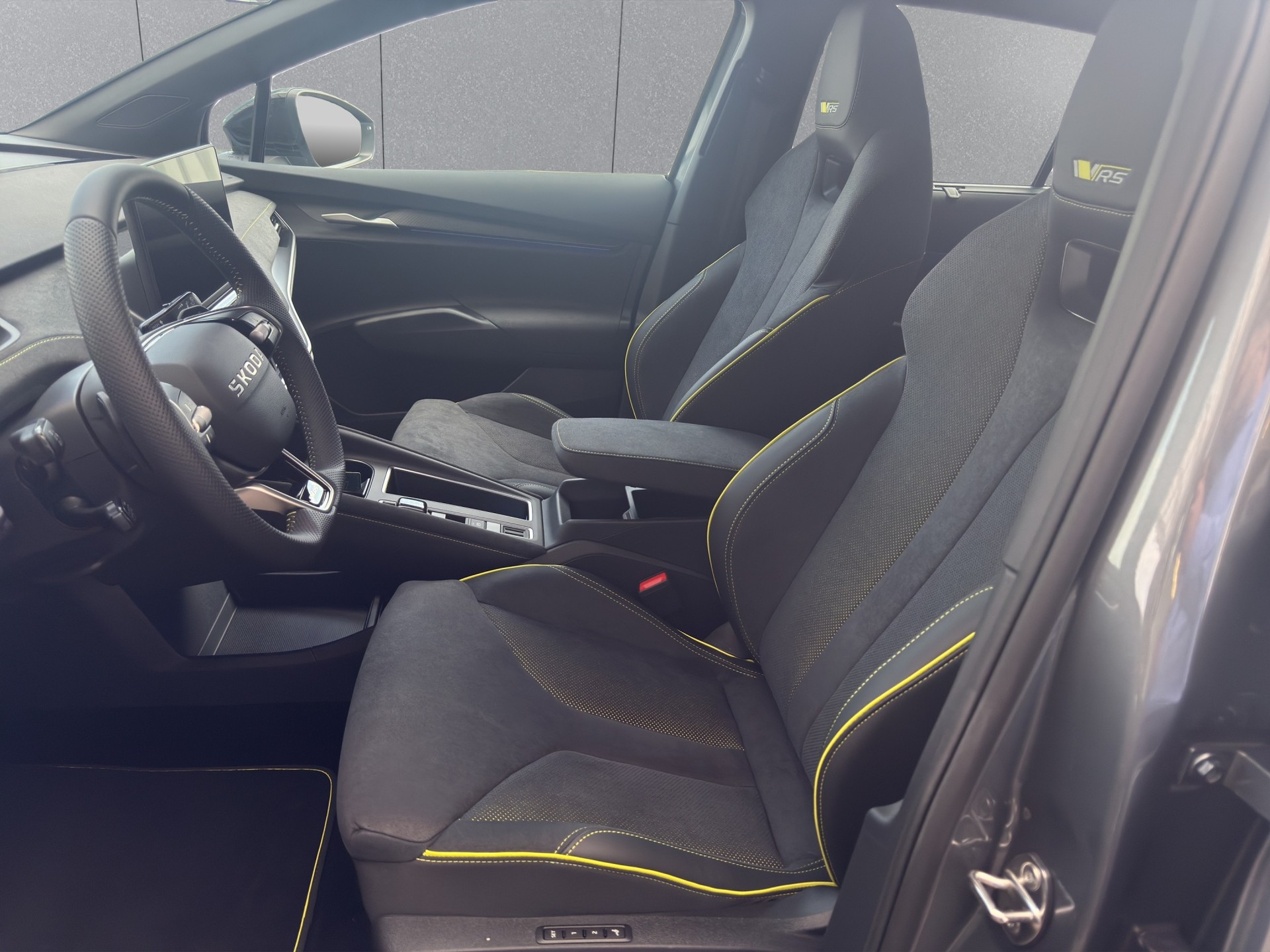 SKODA Elroq RS 4x4-image-10