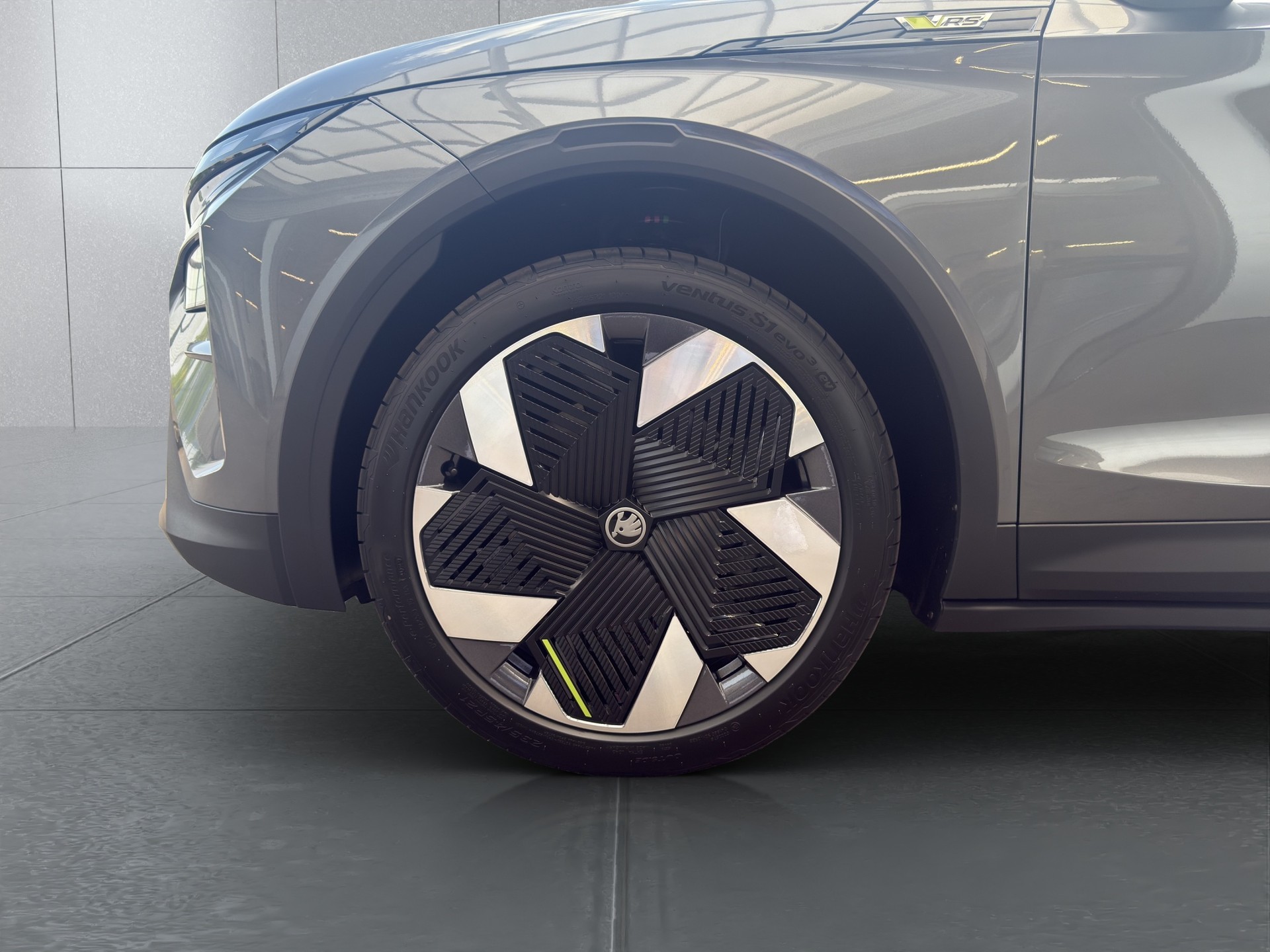 SKODA Elroq RS 4x4-image-6