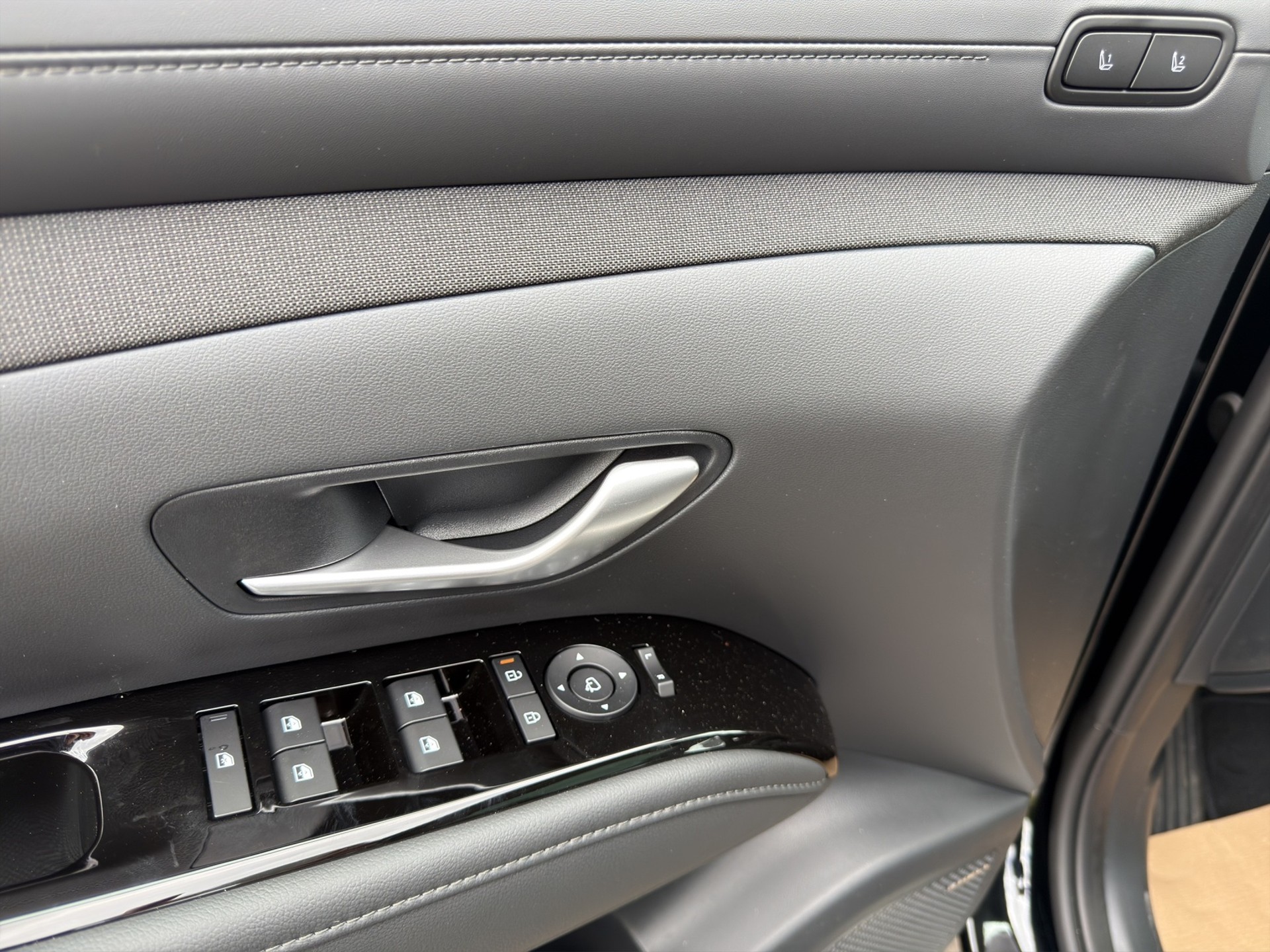 HYUNDAI Tucson 1.6 TGDI HEV Vertex Swiss Edition 4WD-image-14