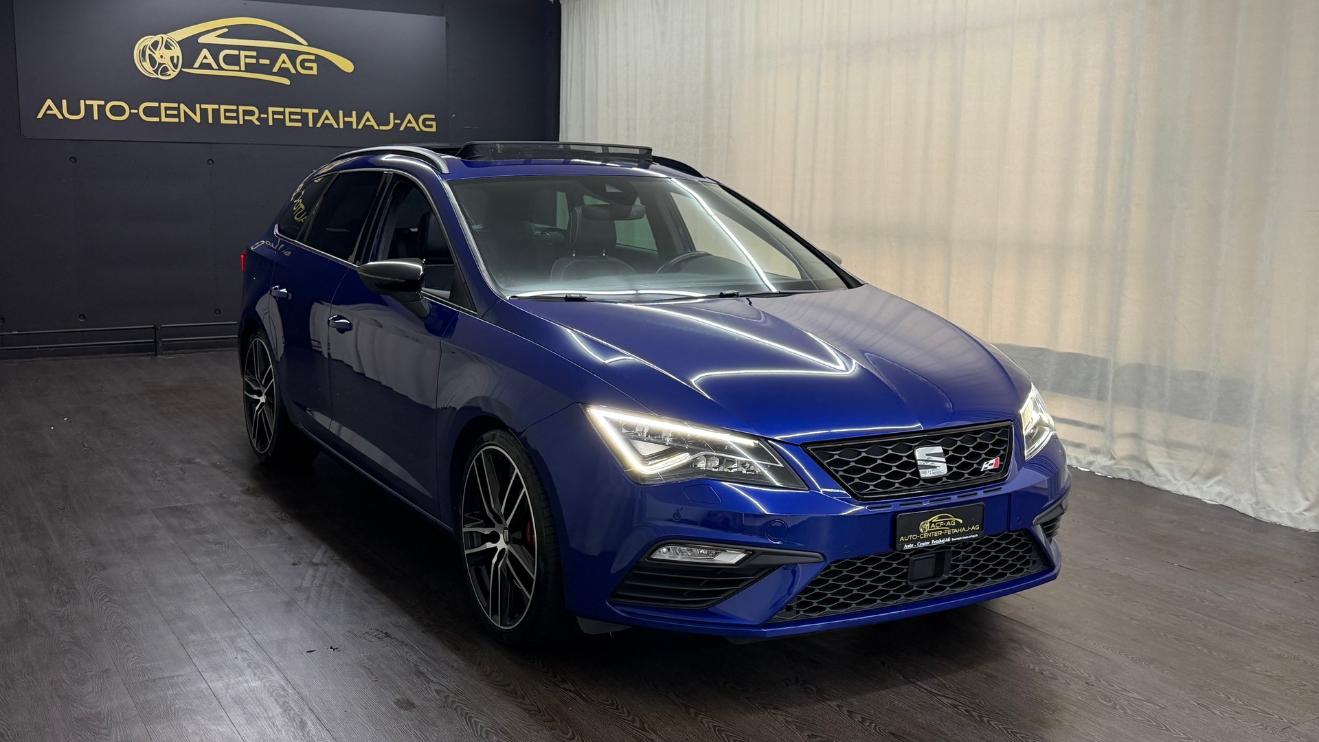 SEAT Leon ST 2.0 TSI Cupra 300 4 Drive DSG-image-2