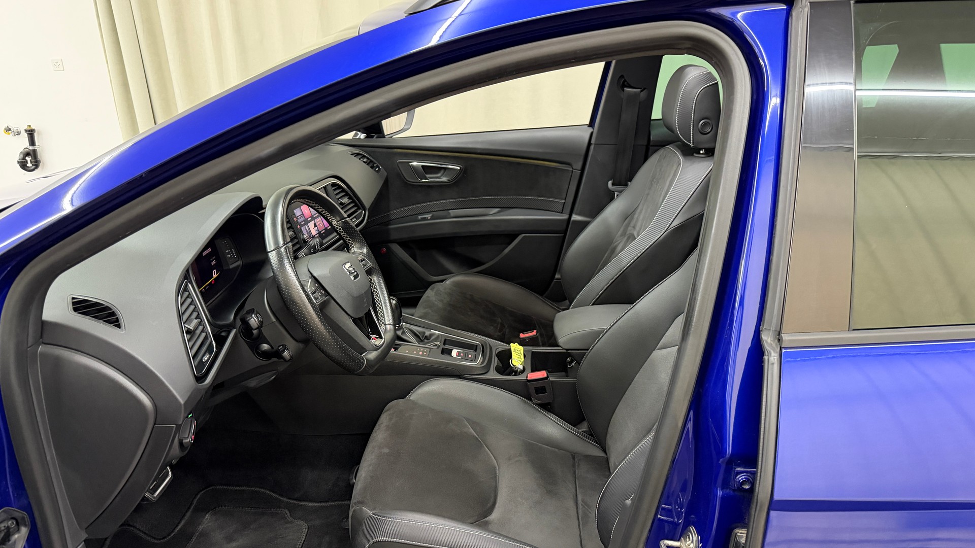 SEAT Leon ST 2.0 TSI Cupra 300 4 Drive DSG-image-6