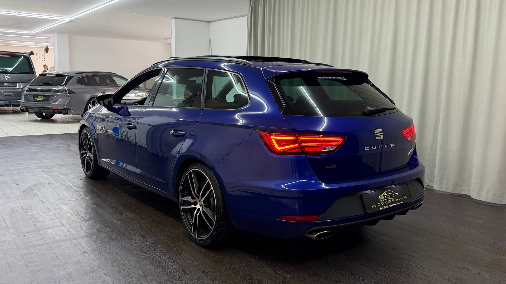 SEAT Leon ST 2.0 TSI Cupra 300 4 Drive DSG-image-5