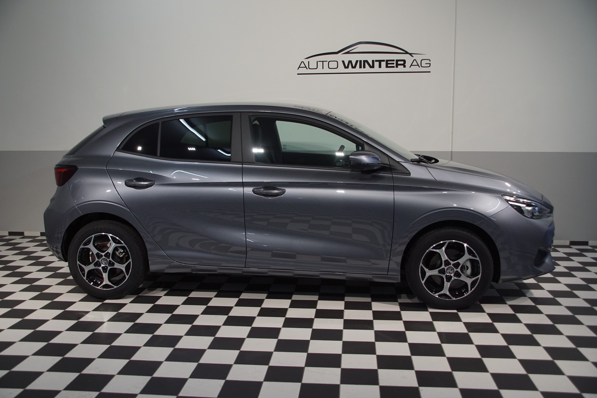 MG 3 1.5 Hybrid Luxury Aut. **Swiss-Edition**-image-6