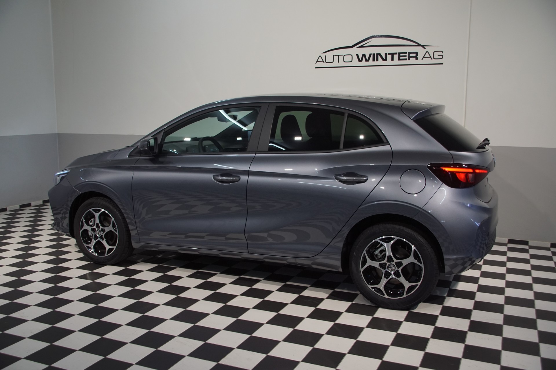 MG 3 1.5 Hybrid Luxury Aut. **Swiss-Edition**-image-9