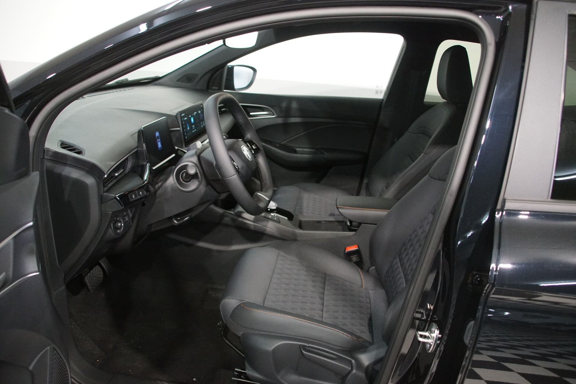 MG 3 1.5 Hybrid Luxury Aut. **Swiss-Edition**-image-11