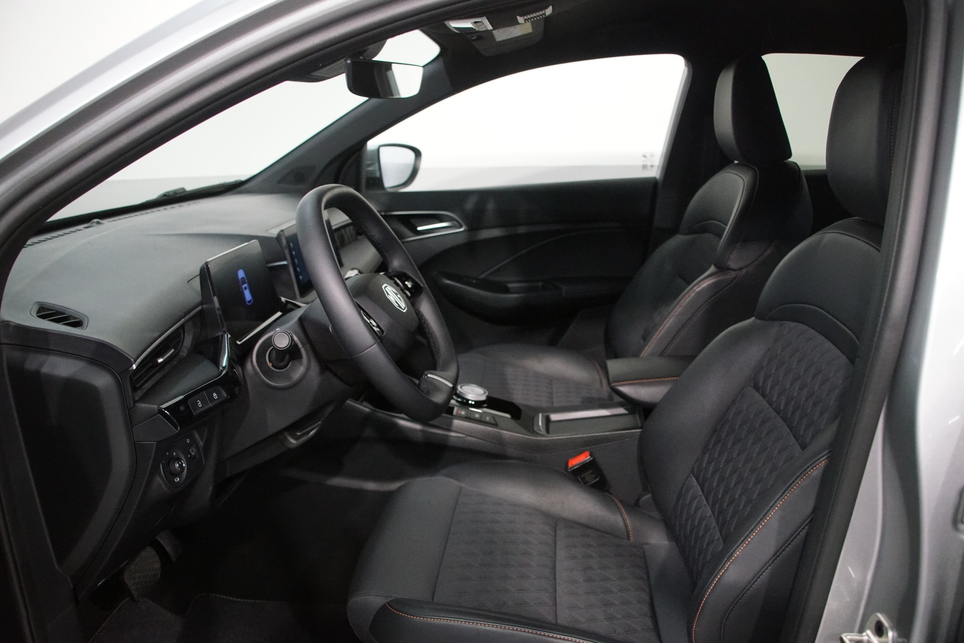 MG 3 1.5 Hybrid Luxury Aut. **Swiss-Edition**-image-10