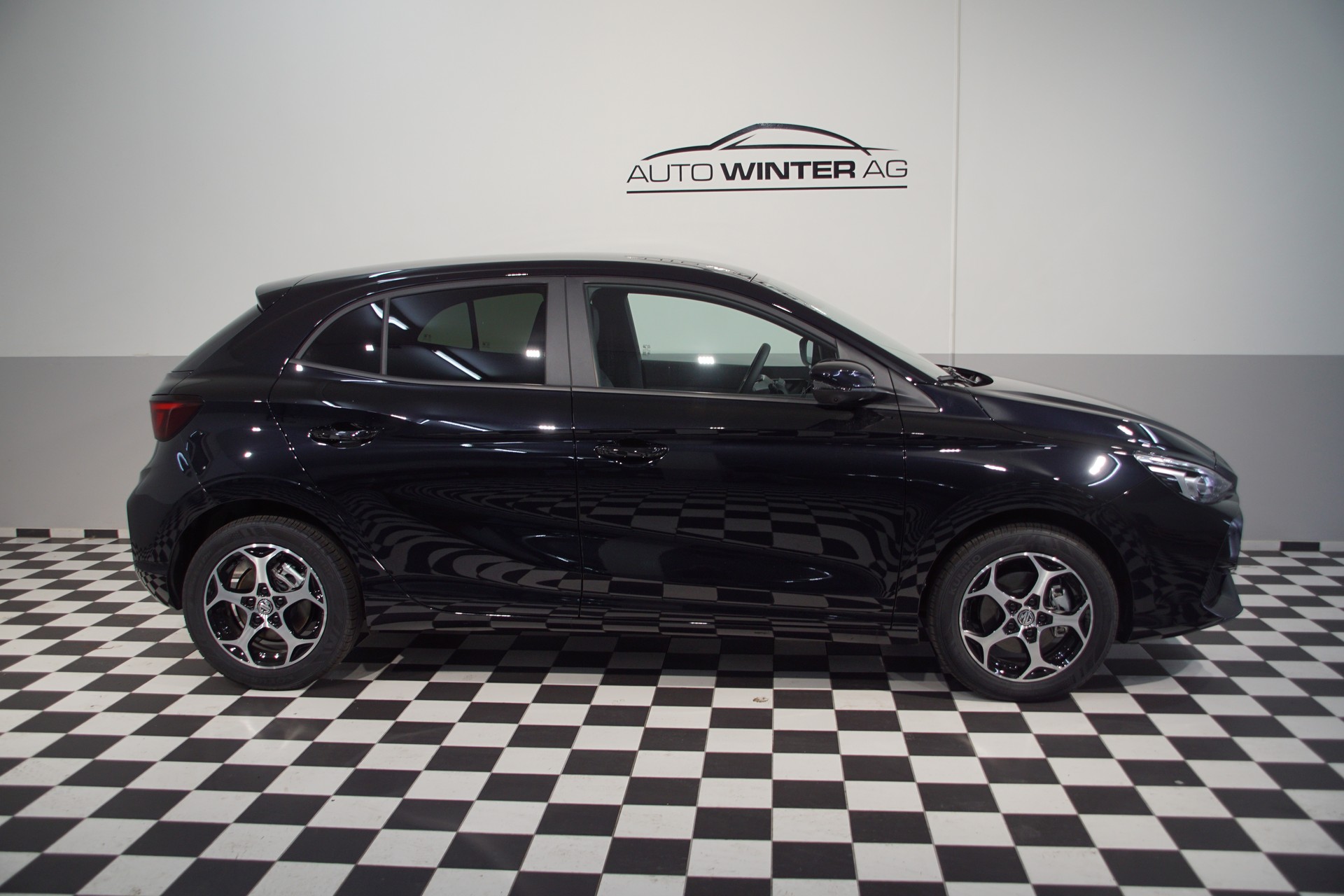 MG 3 1.5 Hybrid Luxury Aut. **Swiss-Edition**-image-4