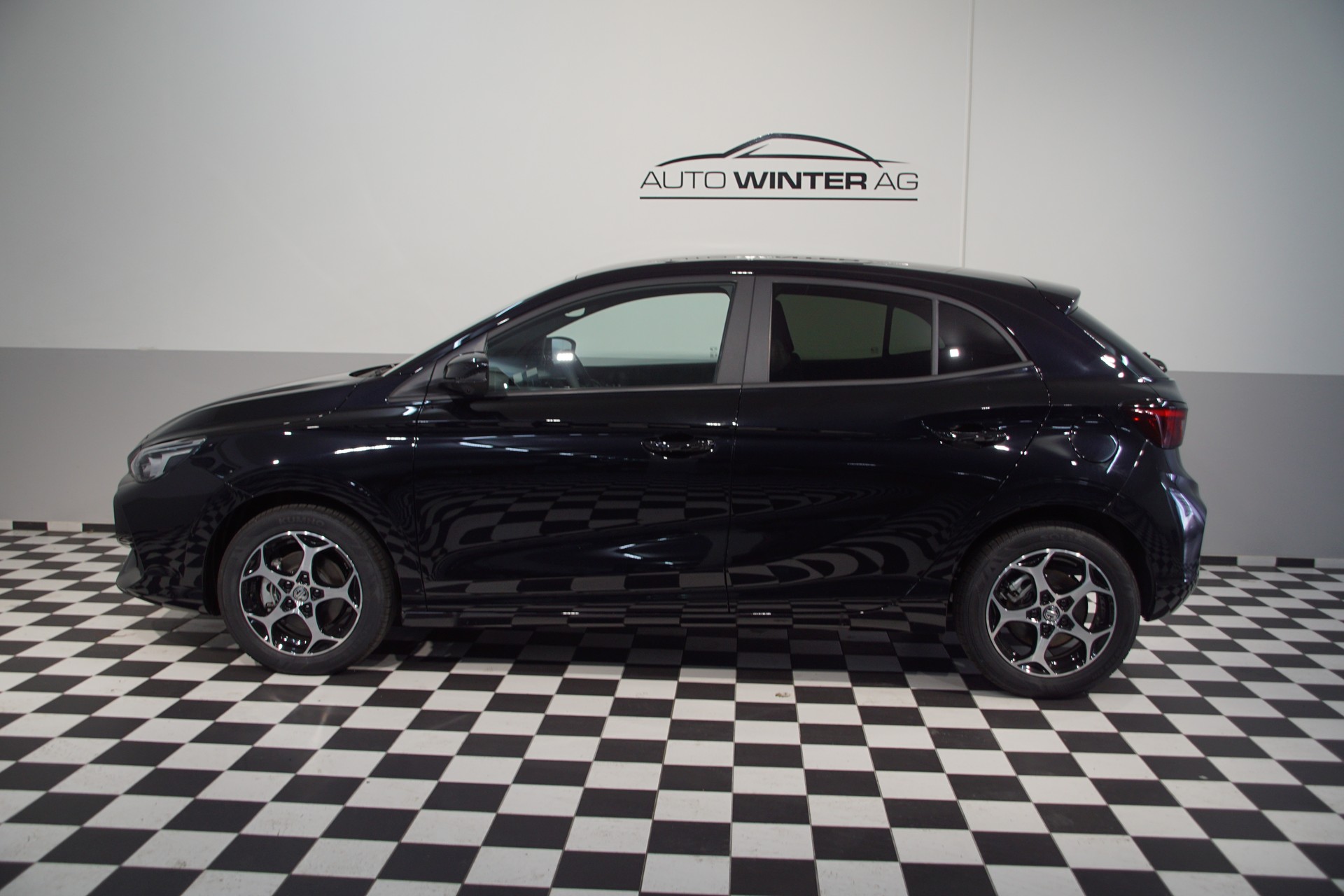 MG 3 1.5 Hybrid Luxury Aut. **Swiss-Edition**-image-9
