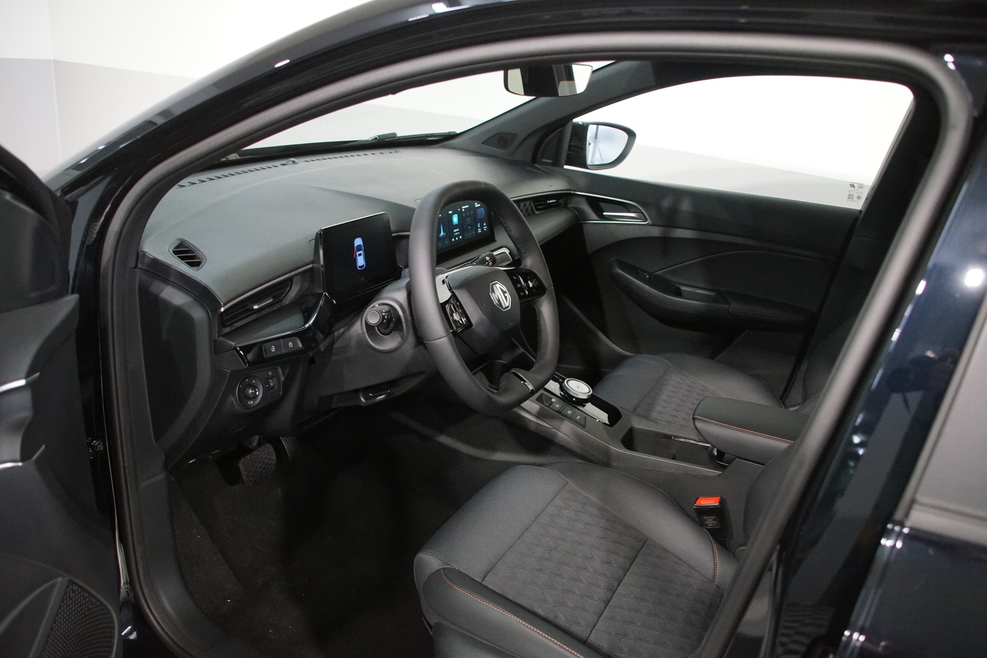 MG 3 1.5 Hybrid Luxury Aut. **Swiss-Edition**-image-10
