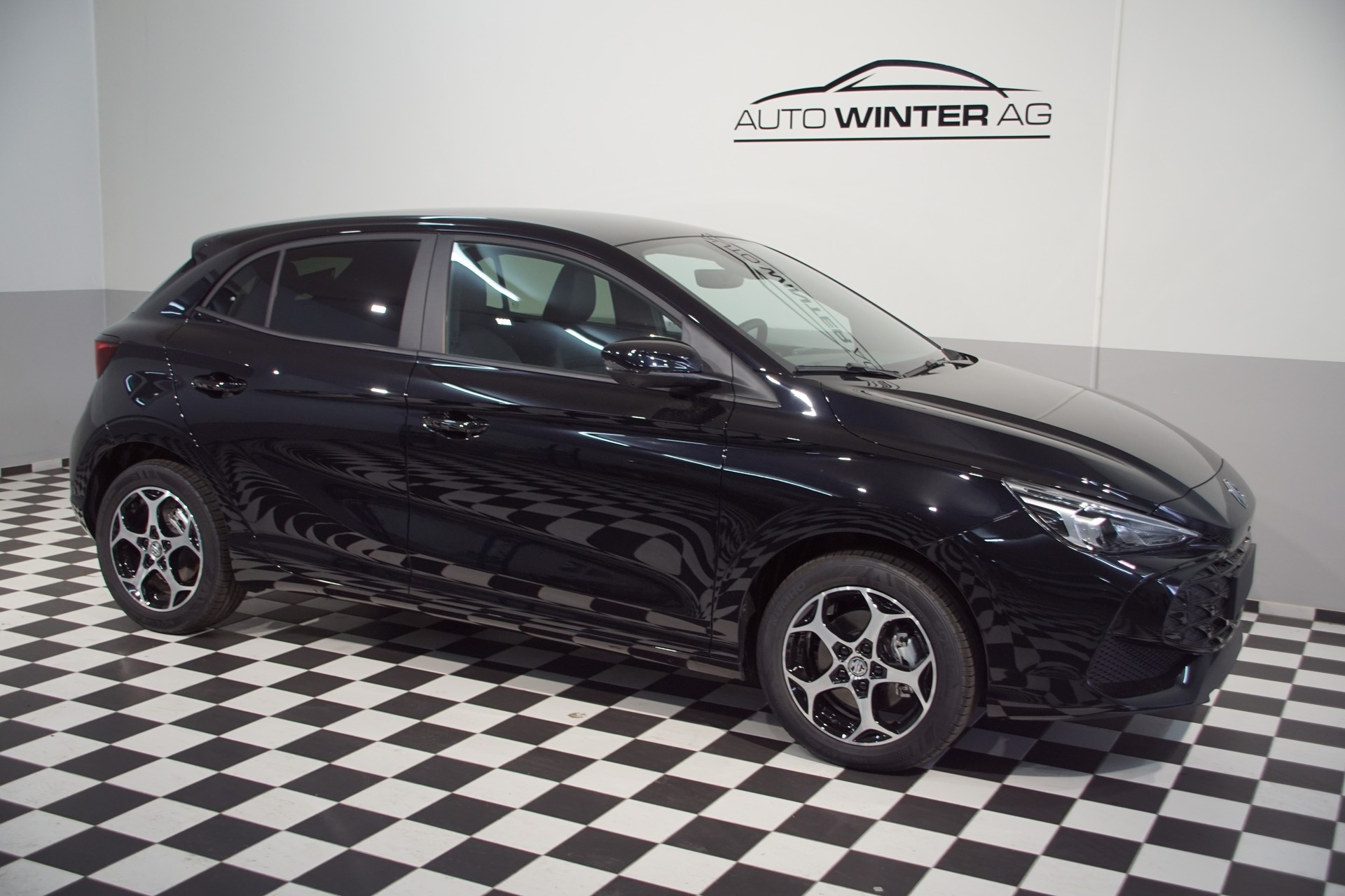 MG 3 1.5 Hybrid Luxury Aut. **Swiss-Edition**-image-2