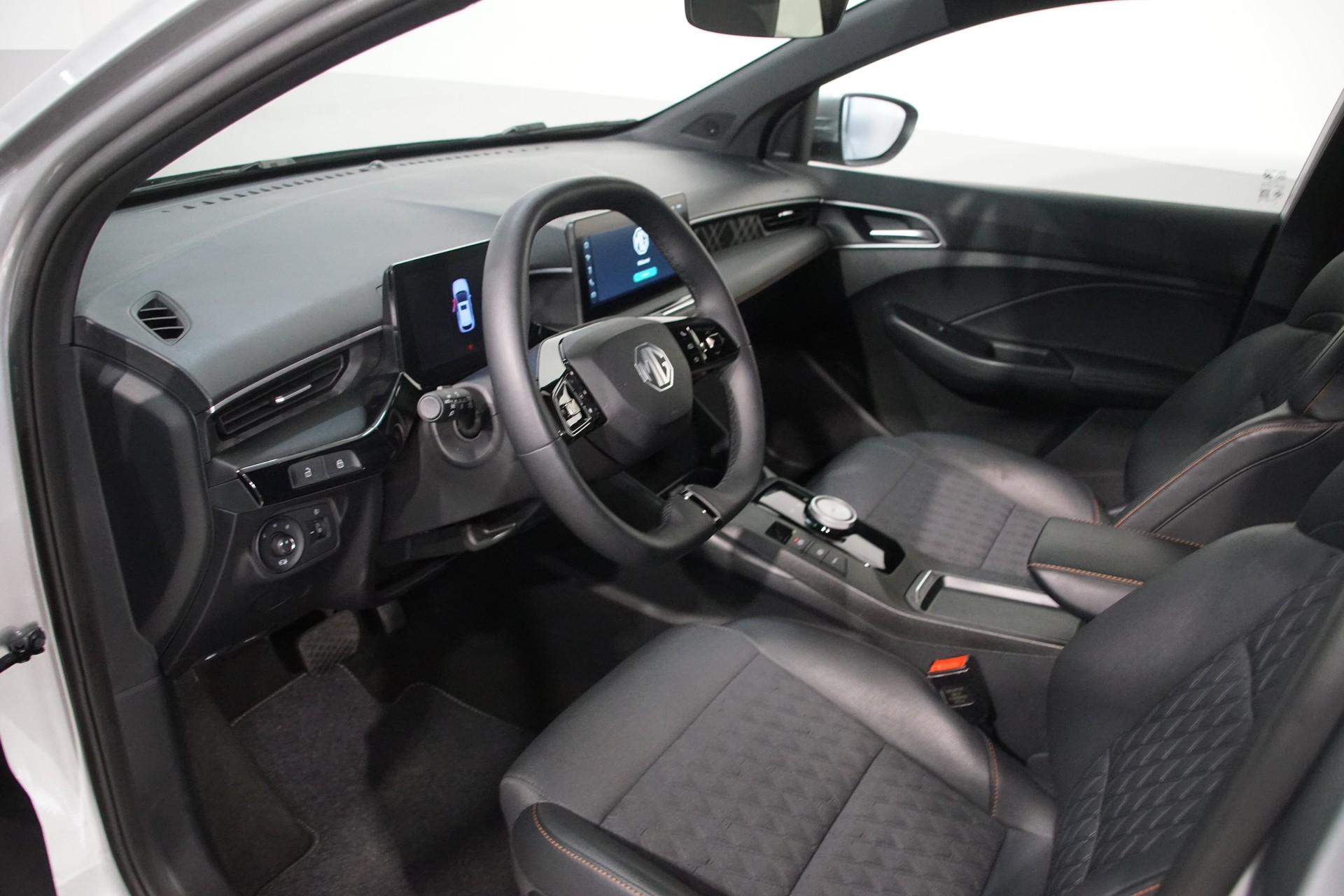 MG 3 1.5 Hybrid Luxury Aut. **Swiss-Edition**-image-9