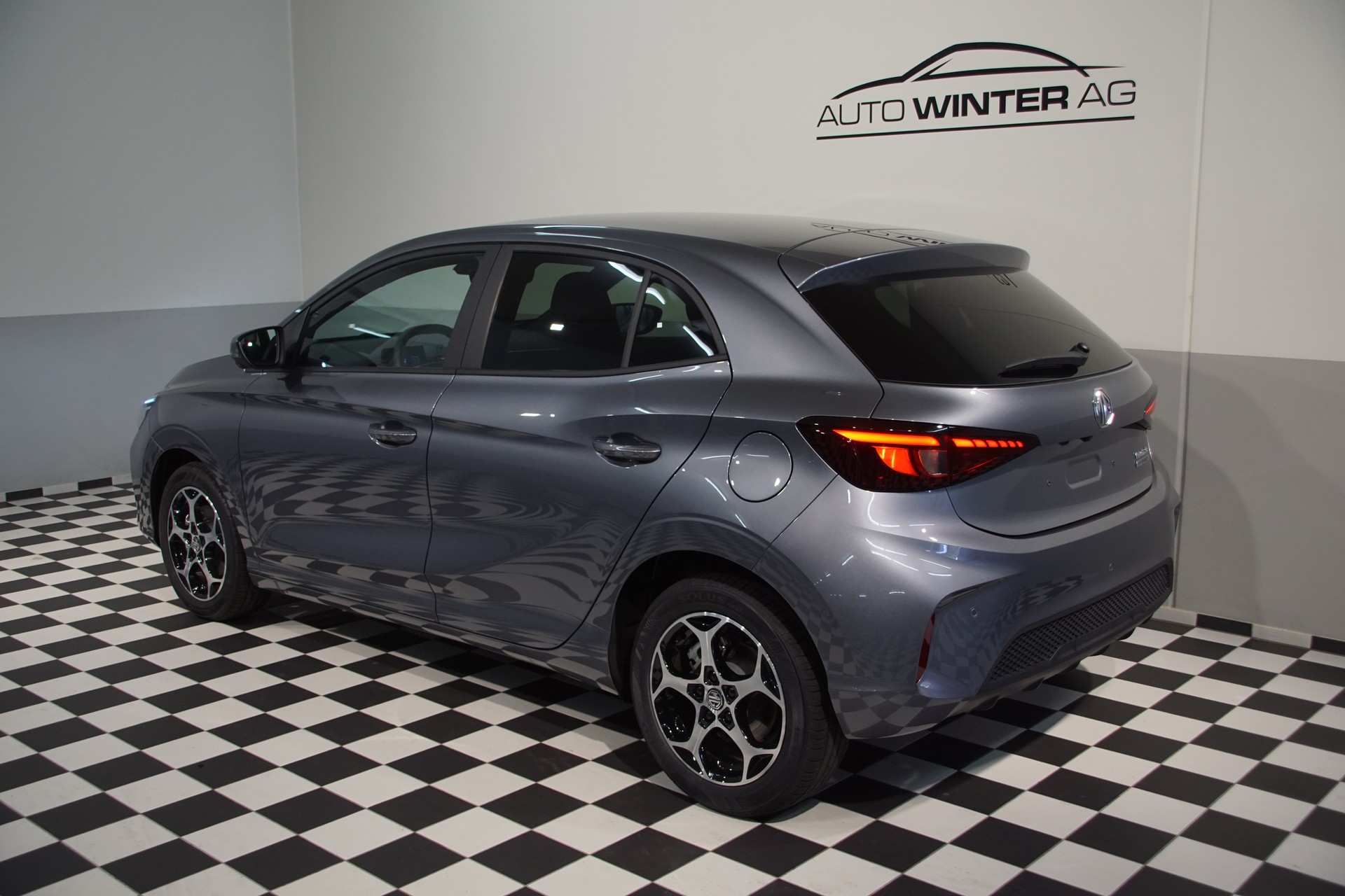 MG 3 1.5 Hybrid Luxury Aut. **Swiss-Edition**-image-7