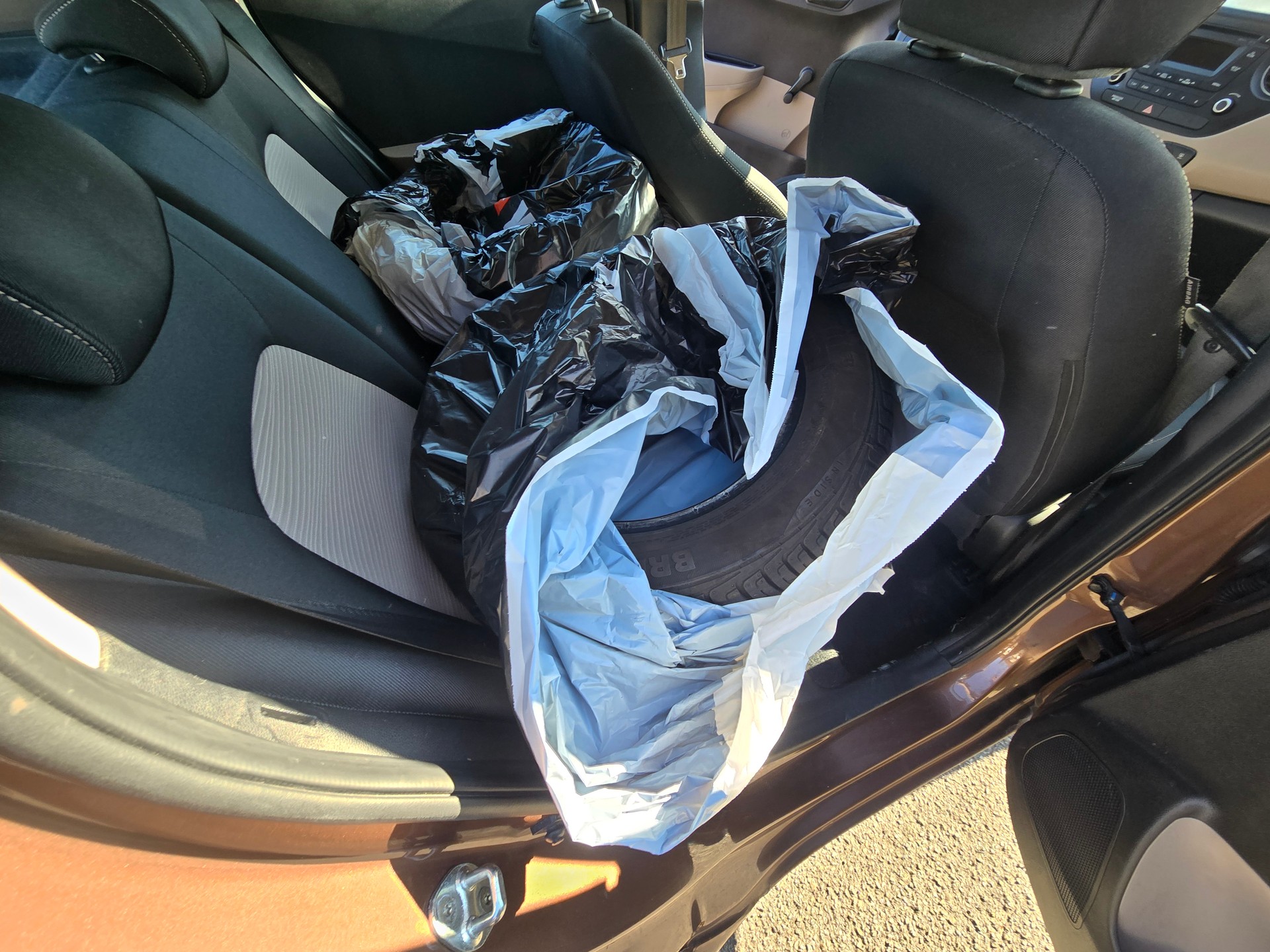 HYUNDAI i10-image-9