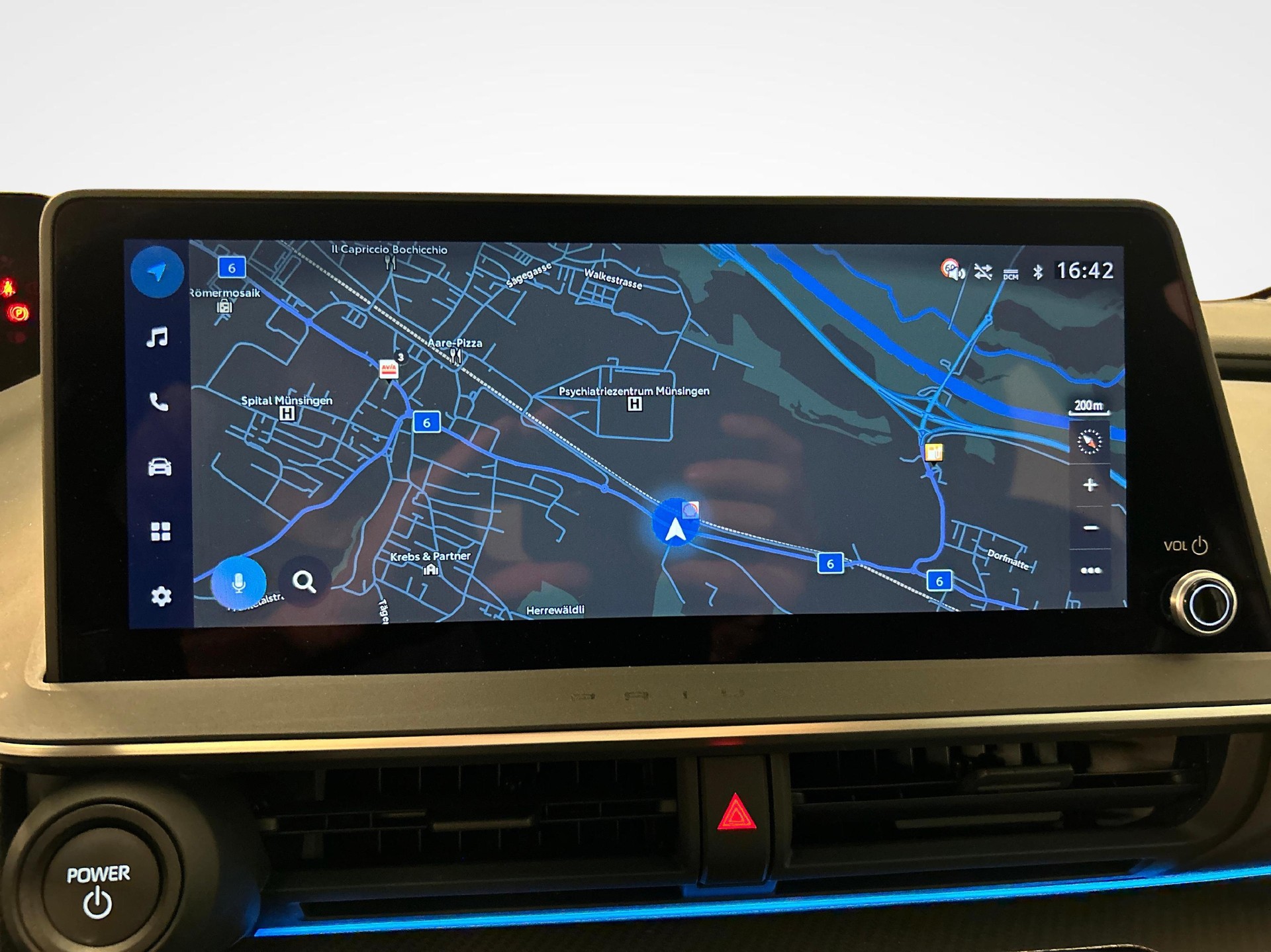 TOYOTA Prius 2.0 Plug-In-Hybrid Premium-image-7