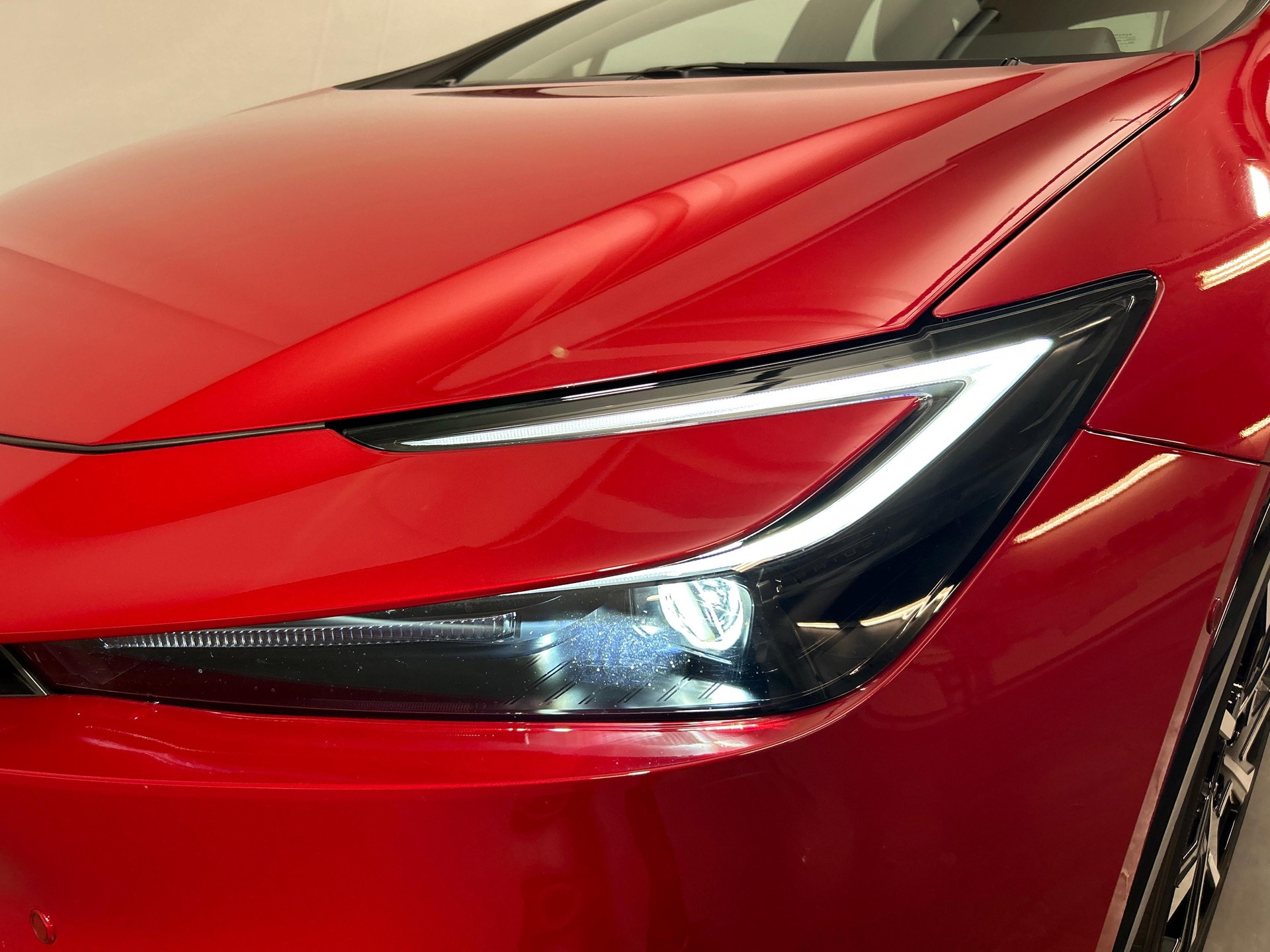 TOYOTA Prius 2.0 Plug-In-Hybrid Premium-image-15