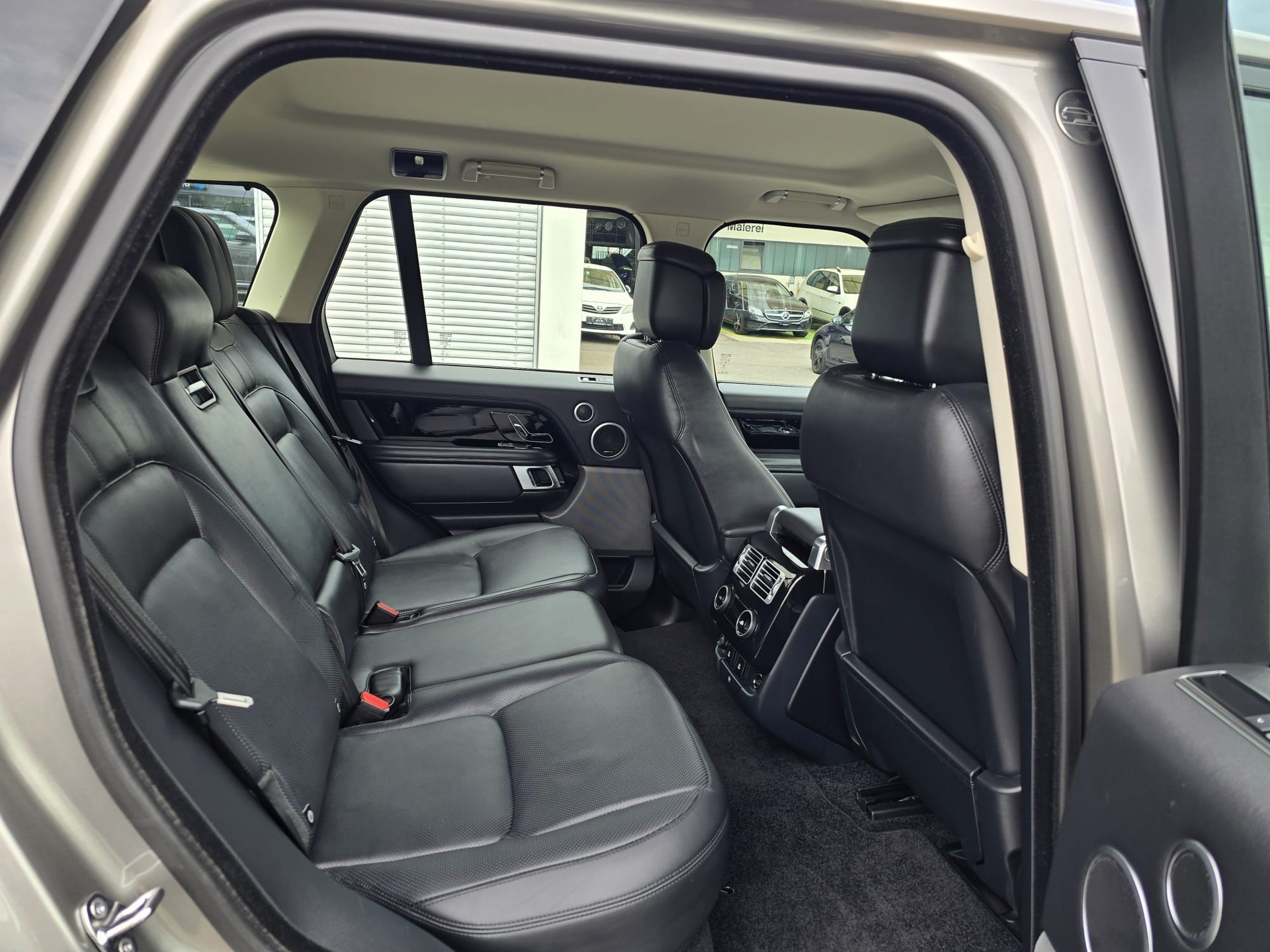 LAND ROVER Range Rover 4.4 SDV8 Vogue Automatic-image-23