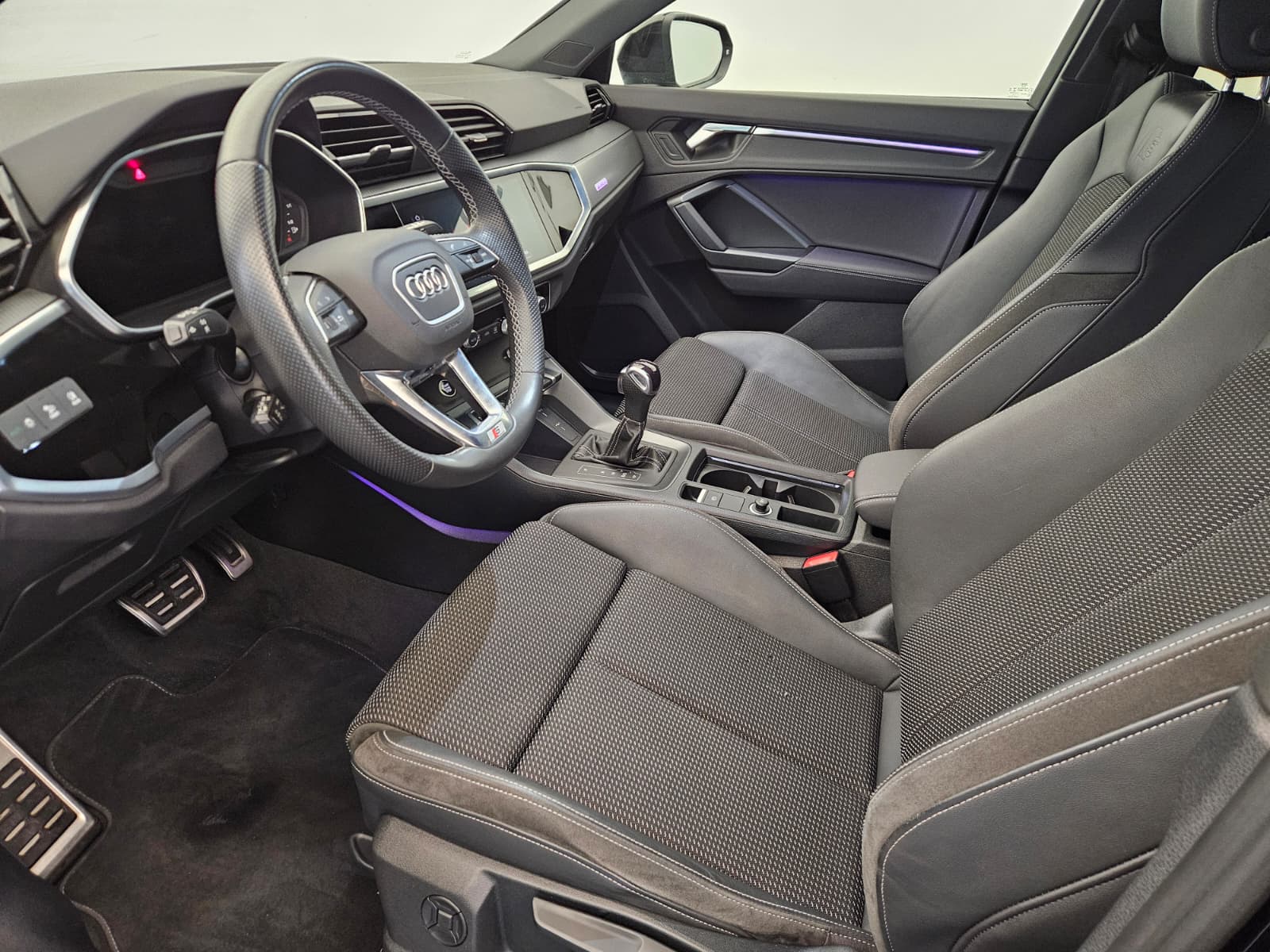 AUDI Q3 Sportback 40 TFSI S line quattro S-tronic-image-10