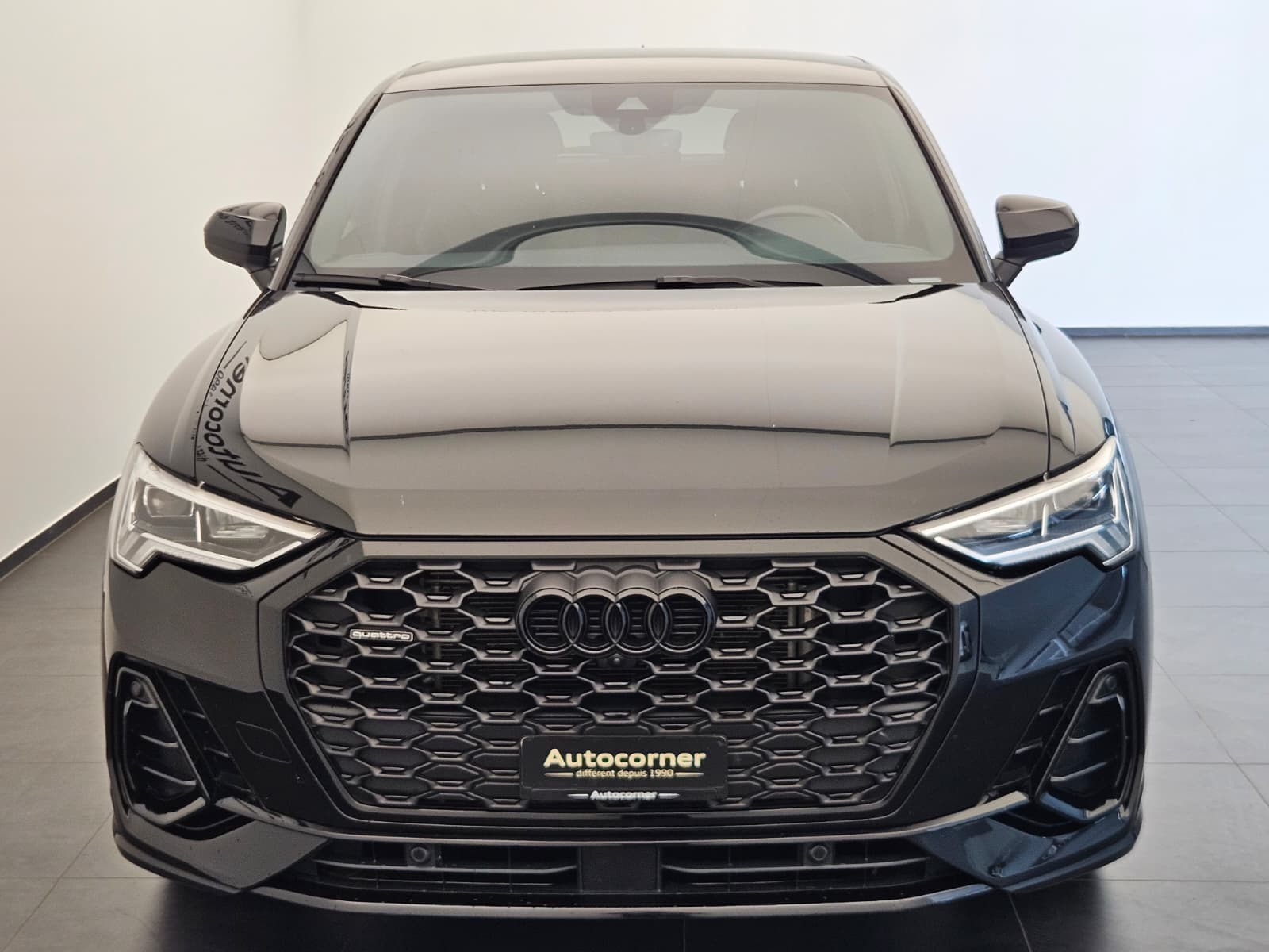 AUDI Q3 Sportback 40 TFSI S line quattro S-tronic-image-3