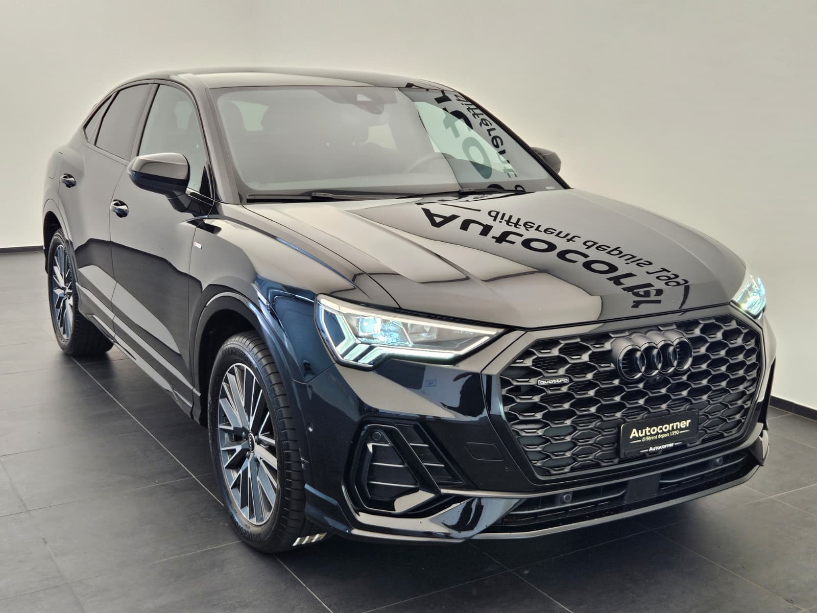 AUDI Q3 Sportback 40 TFSI S line quattro S-tronic-image-4