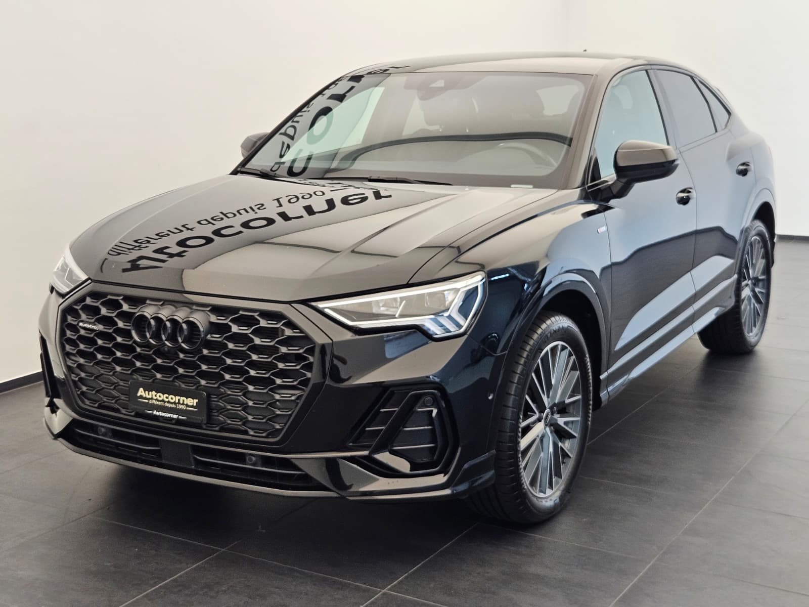 AUDI Q3 Sportback 40 TFSI S line quattro S-tronic-image-2