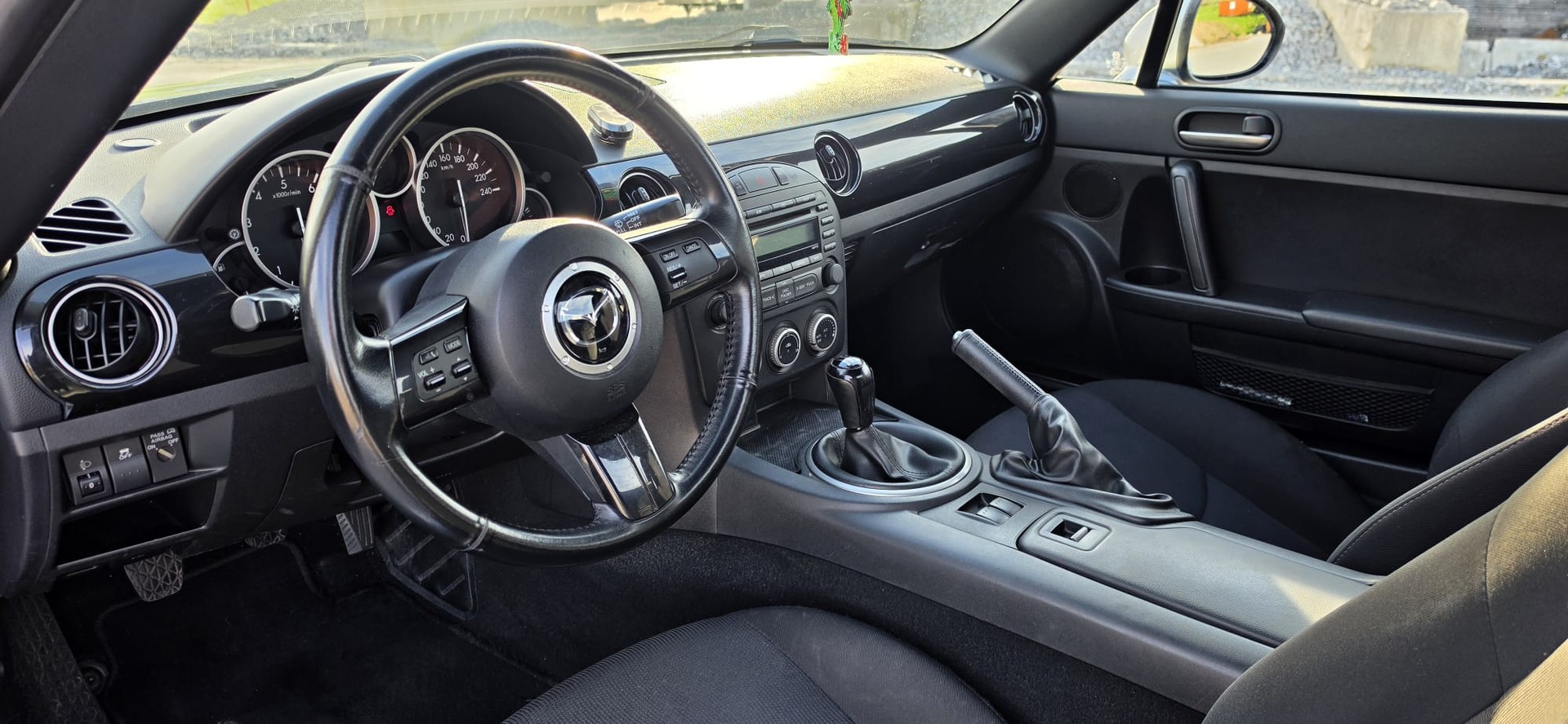 MAZDA 1.8 Exclusive-image-3