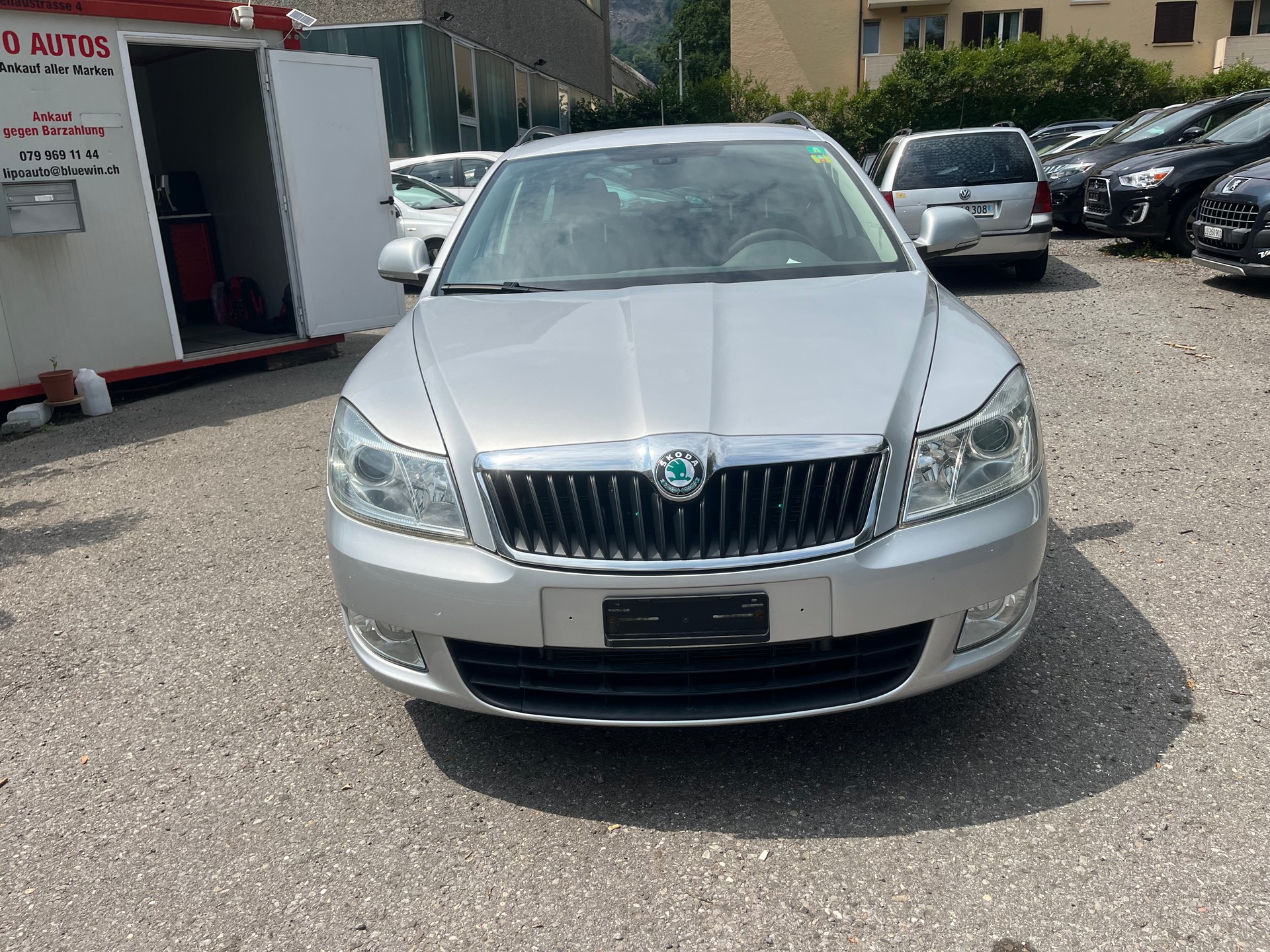 SKODA Octavia Combi 1.6 TDI Active DSG-image-0
