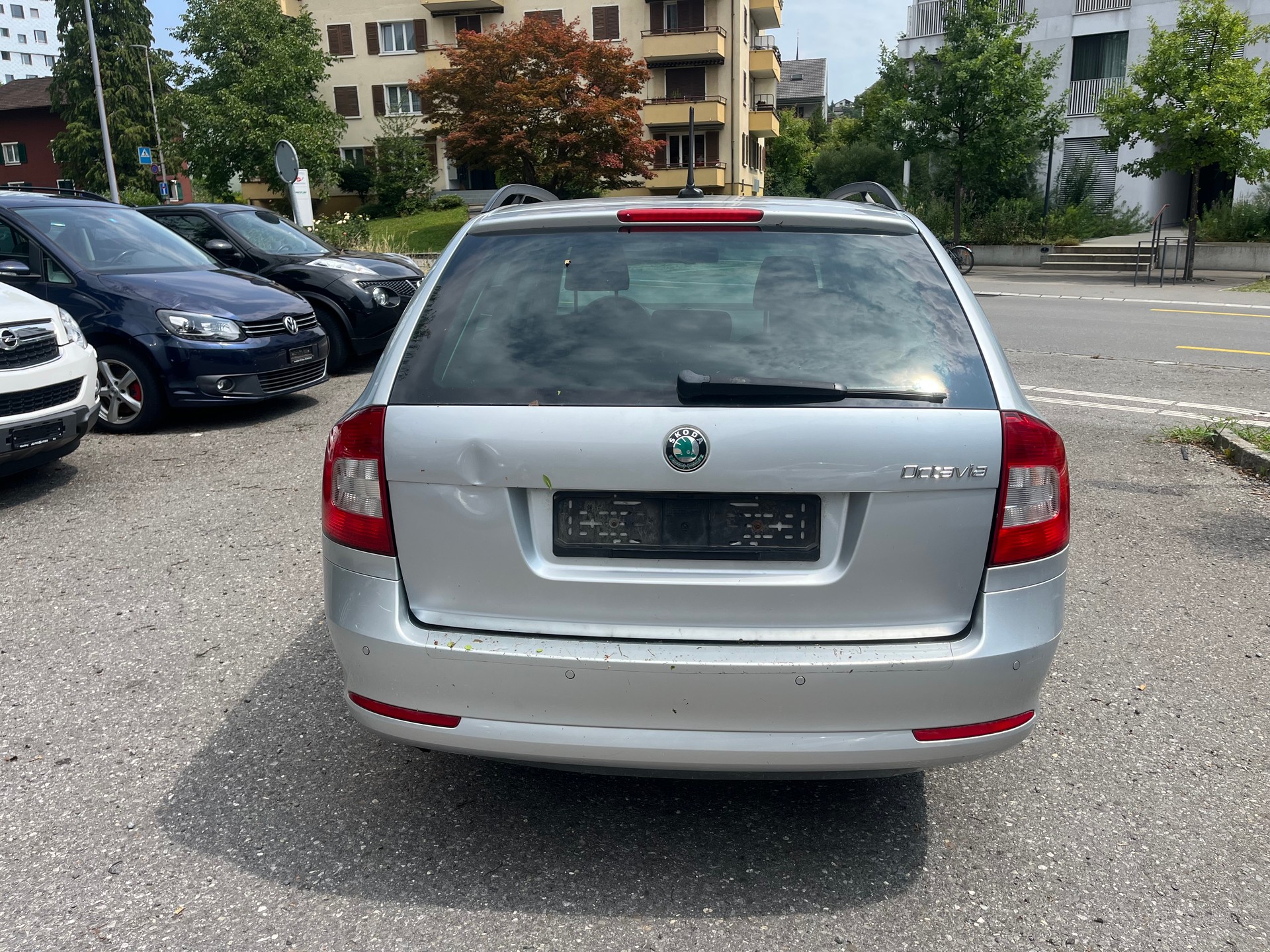 SKODA Octavia Combi 1.6 TDI Active DSG-image-3