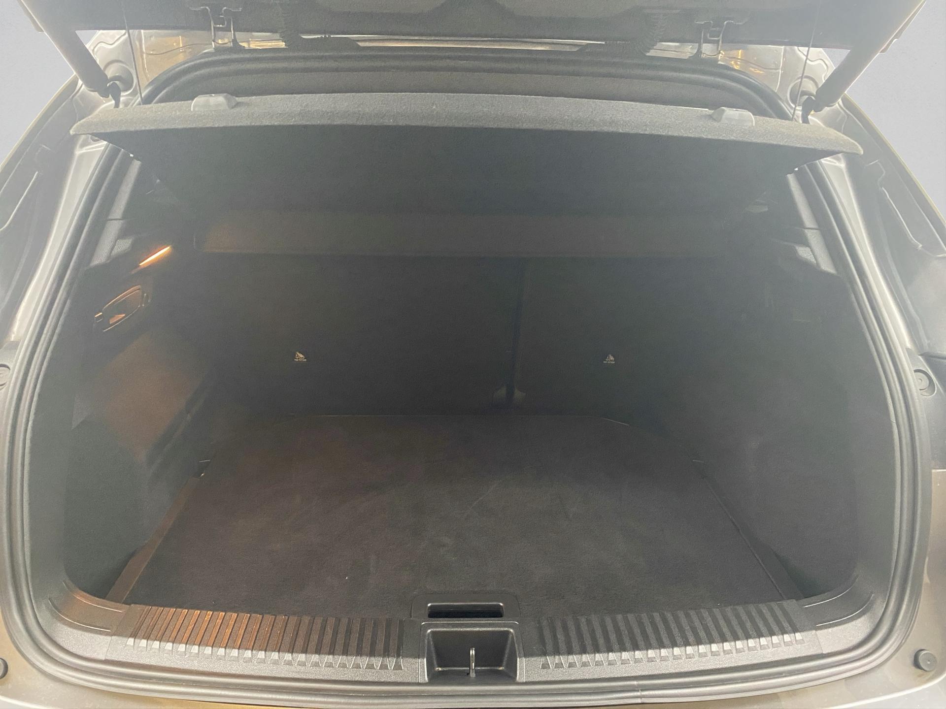 RENAULT Austral 1.2 HEV 200 Techno Esprit Alpine A-image-24