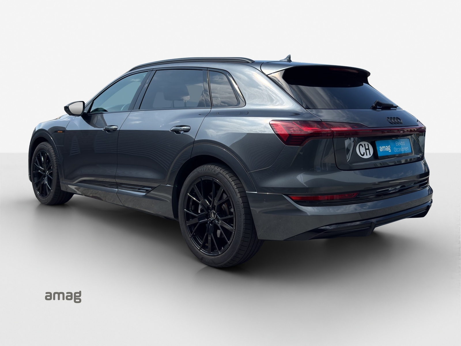 AUDI e-tron 55 S Line Black Edition quattro-showroom-element-2