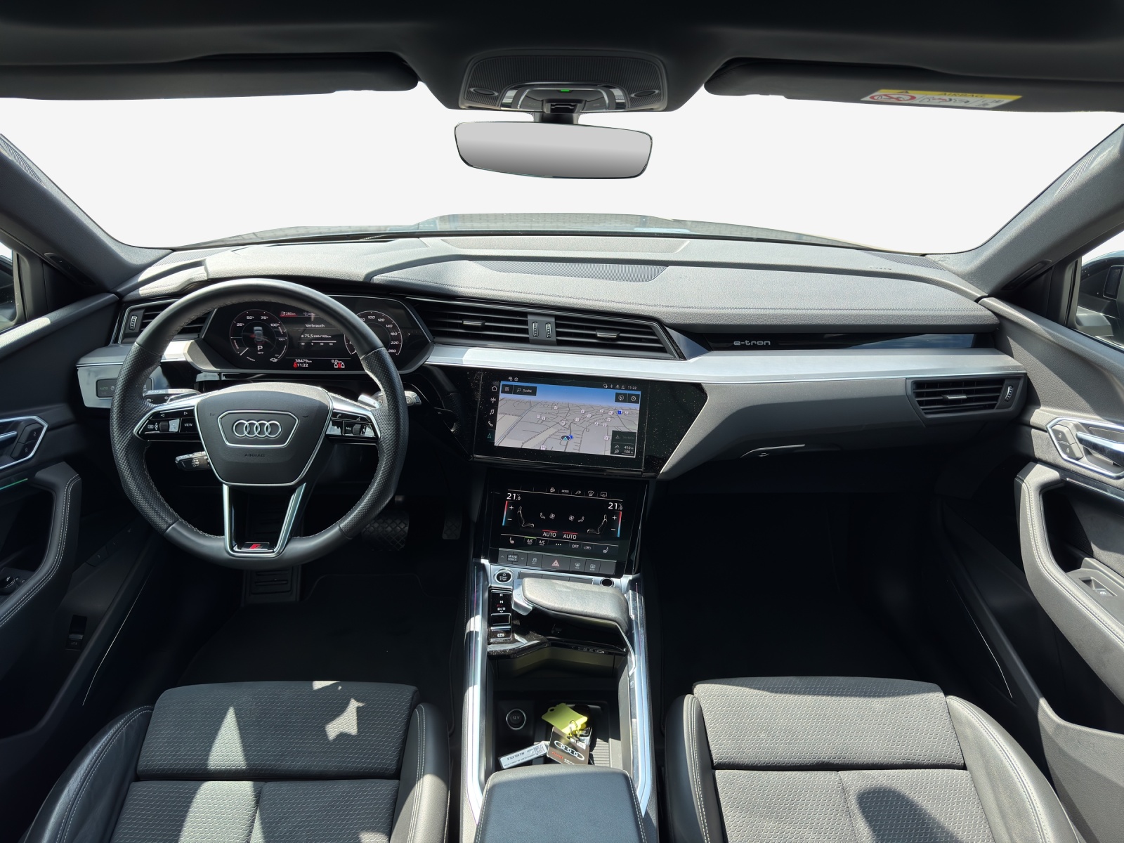 AUDI e-tron 55 S Line Black Edition quattro-image-8