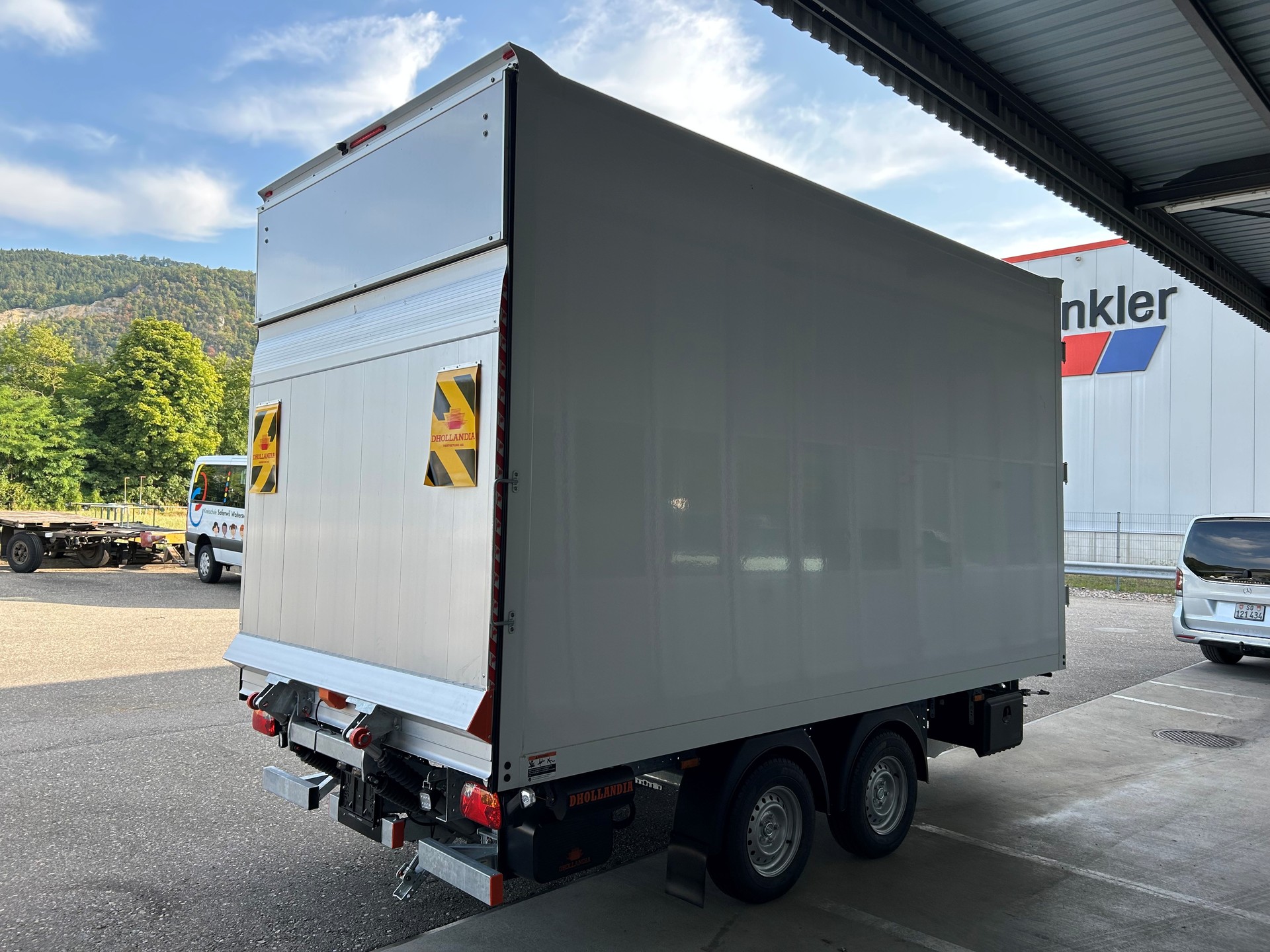 JUNGE LIGHTSTAR-TRAILER-image-4