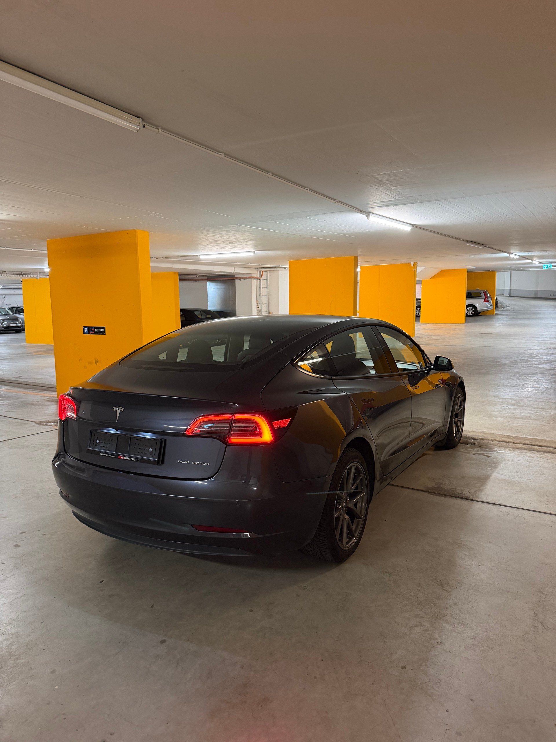 TESLA Model 3 Long Range Dual Motor AWD-image-4