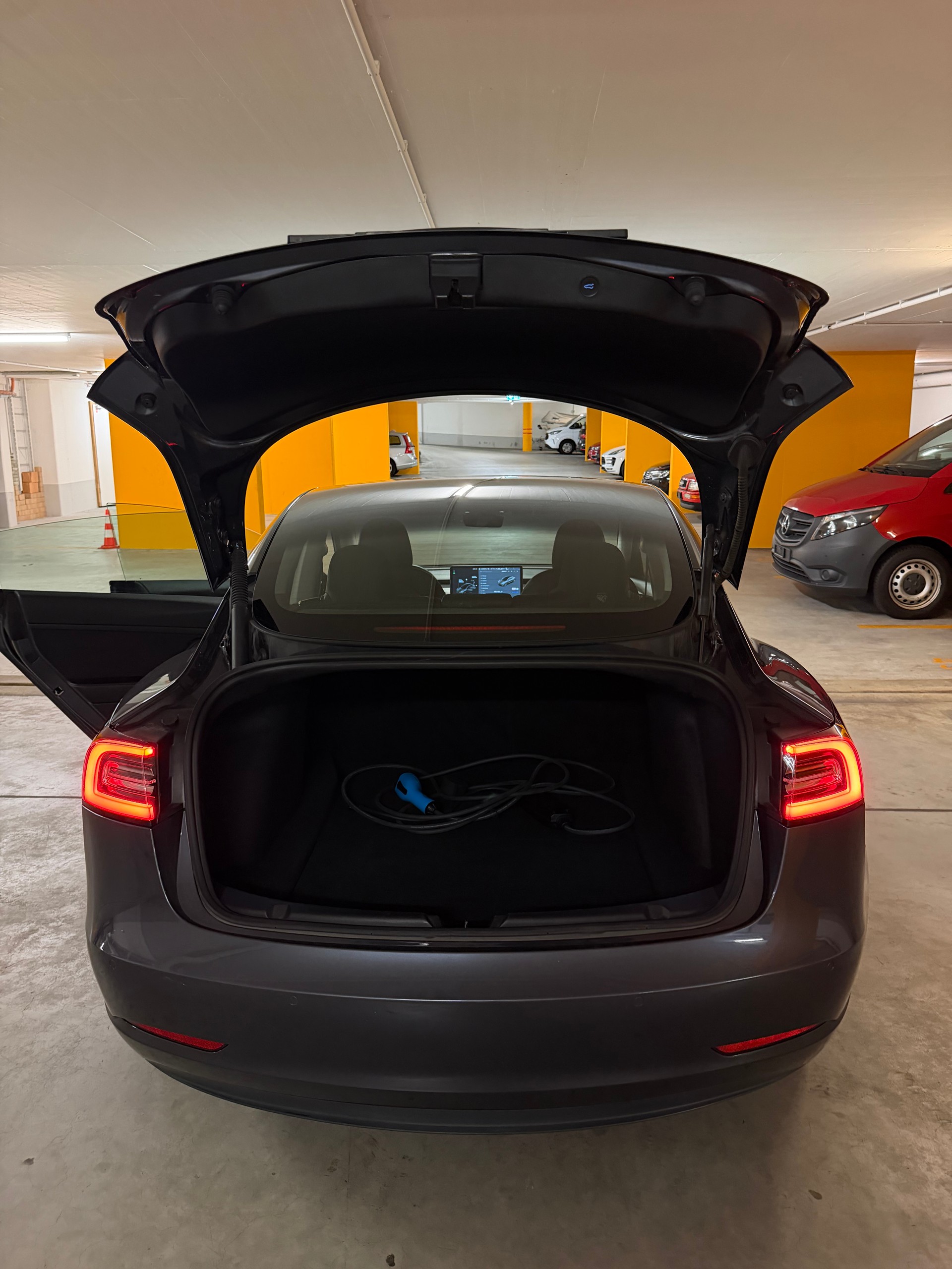TESLA Model 3 Long Range Dual Motor AWD-image-11