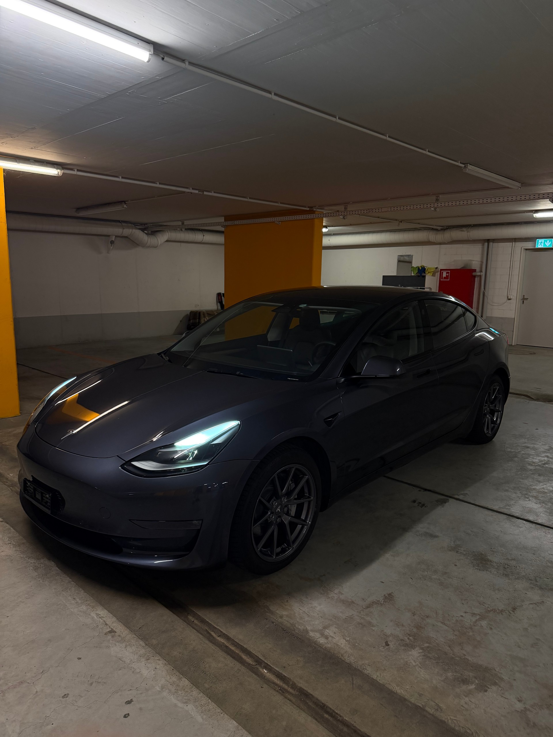 TESLA Model 3 Long Range Dual Motor AWD-image-1