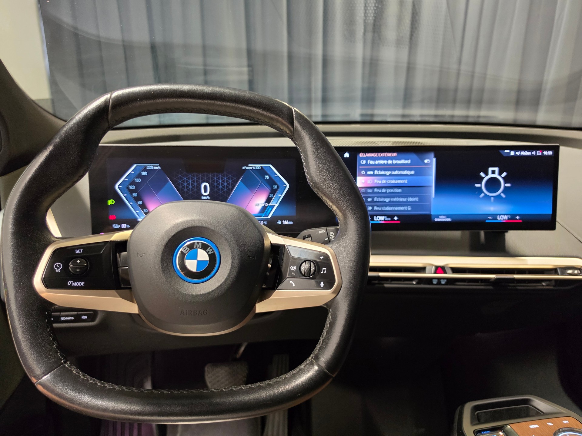 BMW iX xDrive50(57)-image-10