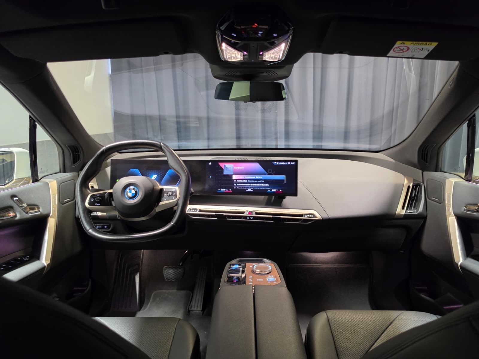 BMW iX xDrive50(57)-image-8
