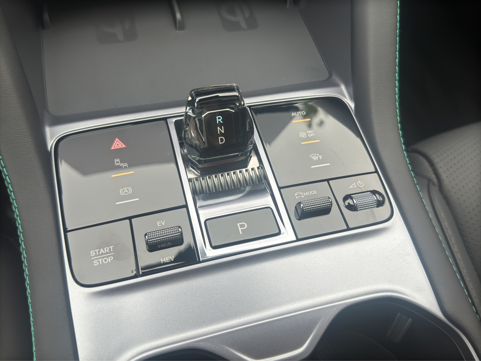 BYD Seal U DM-i Design AWD 4x4-image-25