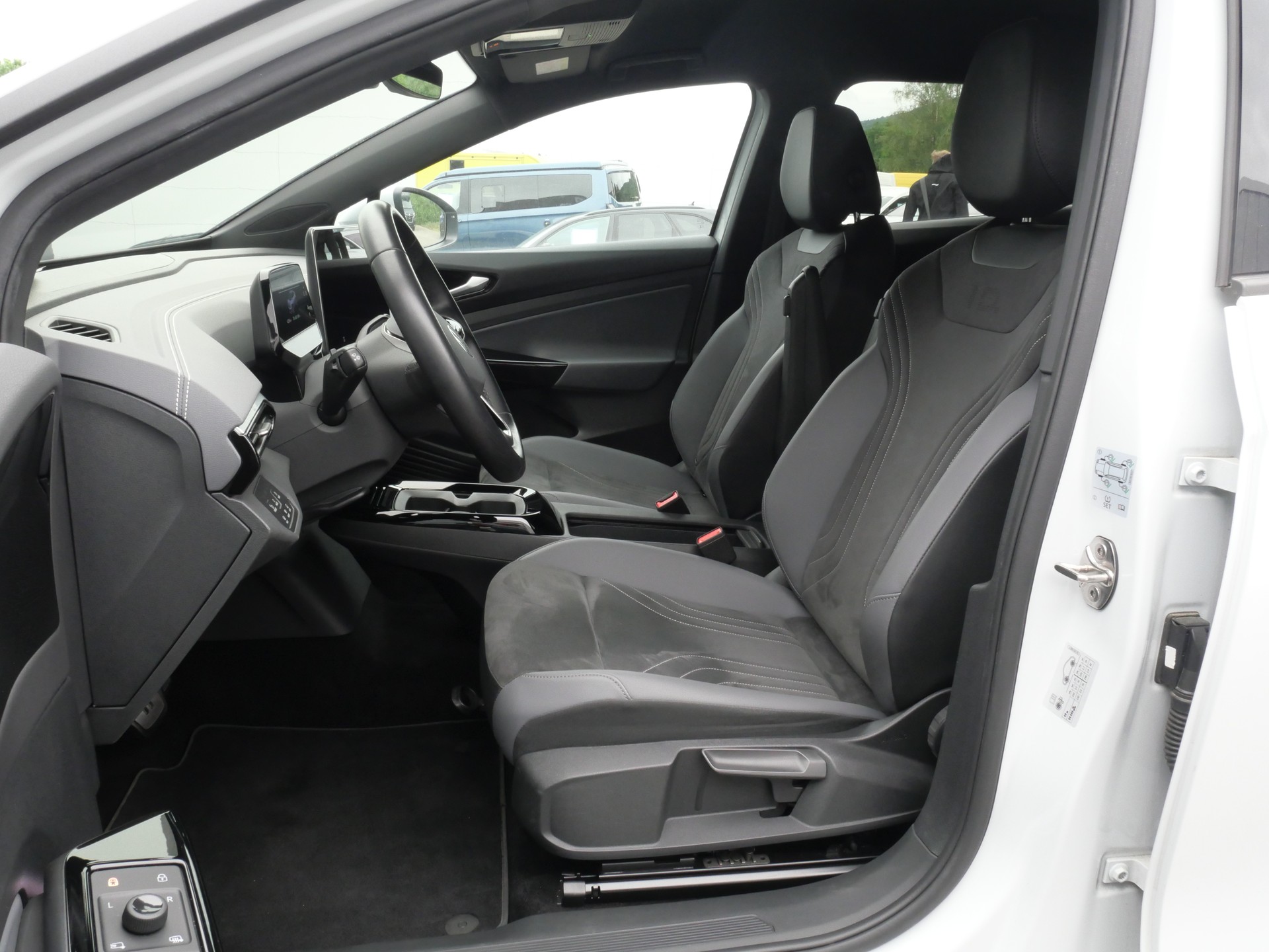 VW ID.4 Pro United 77 kWh 4 Motion *CH-Auto, 360°-Kamera*-image-11