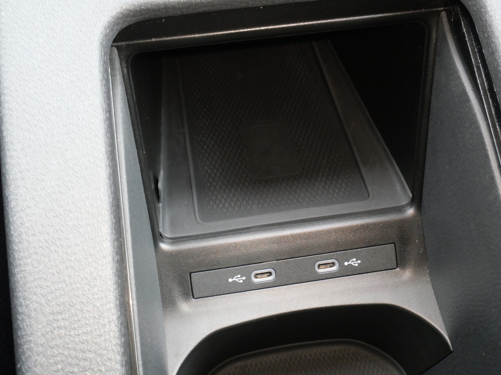 VW ID.4 Pro United 77 kWh 4 Motion *CH-Auto, 360°-Kamera*-image-13